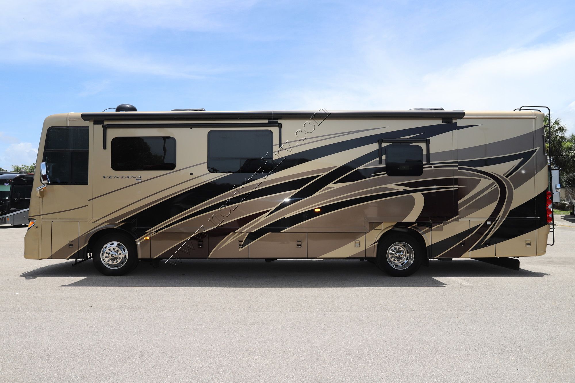 Used 2016 Newmar Ventana 3709 Class A  For Sale