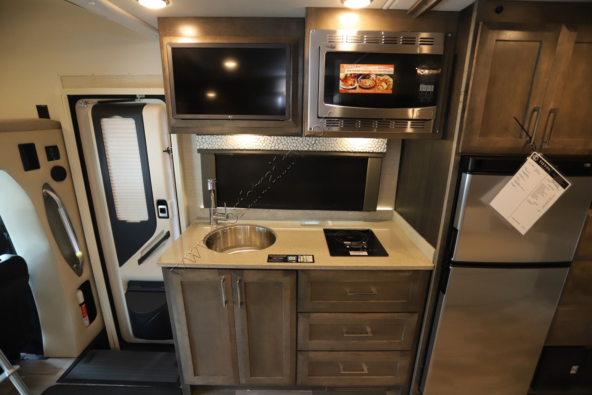 New 2023 Tiffin Motor Homes Wayfarer 25RW Class C  For Sale