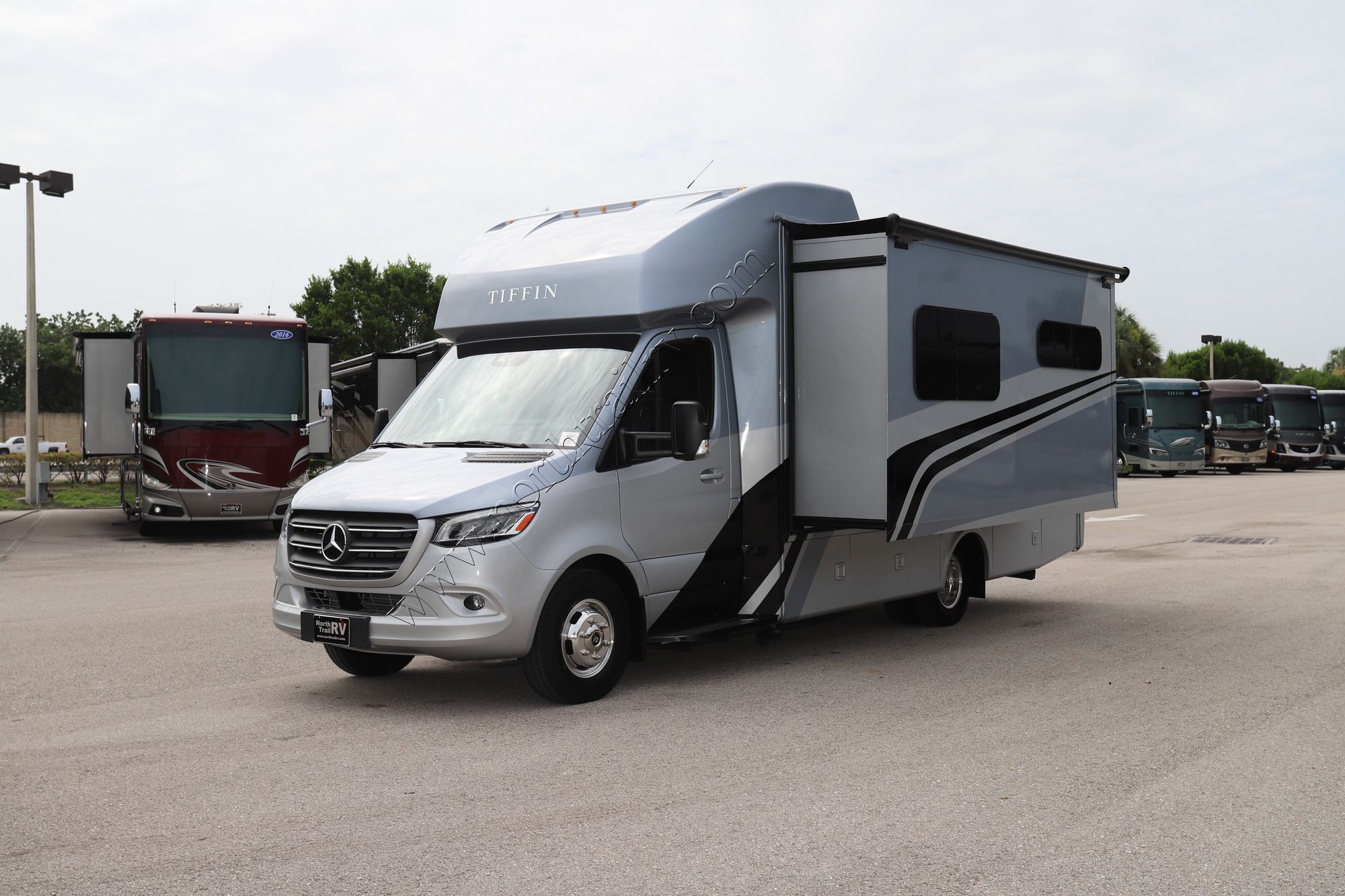 New 2023 Tiffin Motor Homes Wayfarer 25RW Class C  For Sale