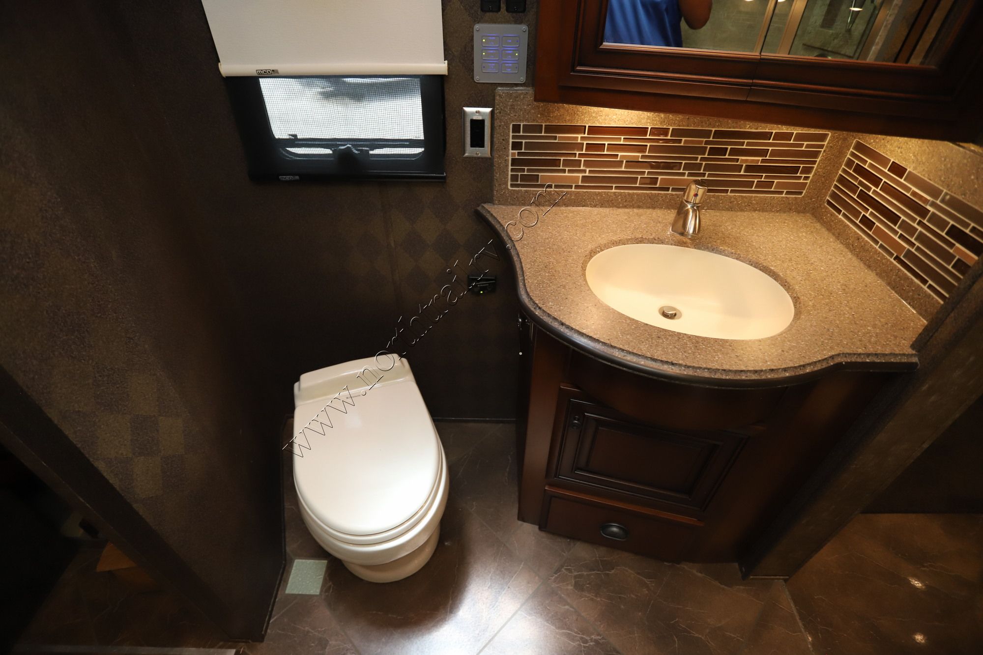 Used 2014 Newmar Dutch Star 4364 Class A  For Sale