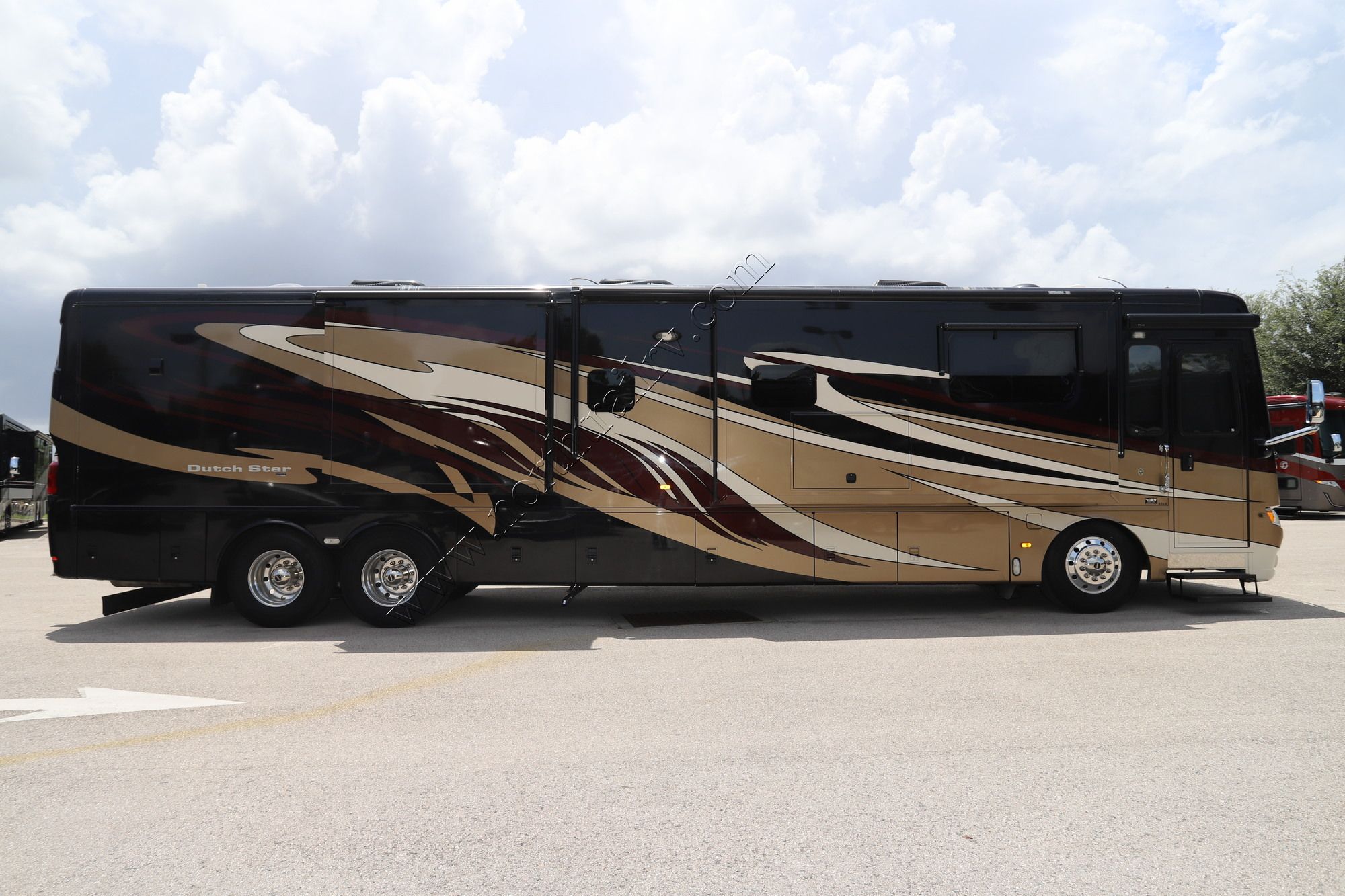 Used 2014 Newmar Dutch Star 4364 Class A  For Sale
