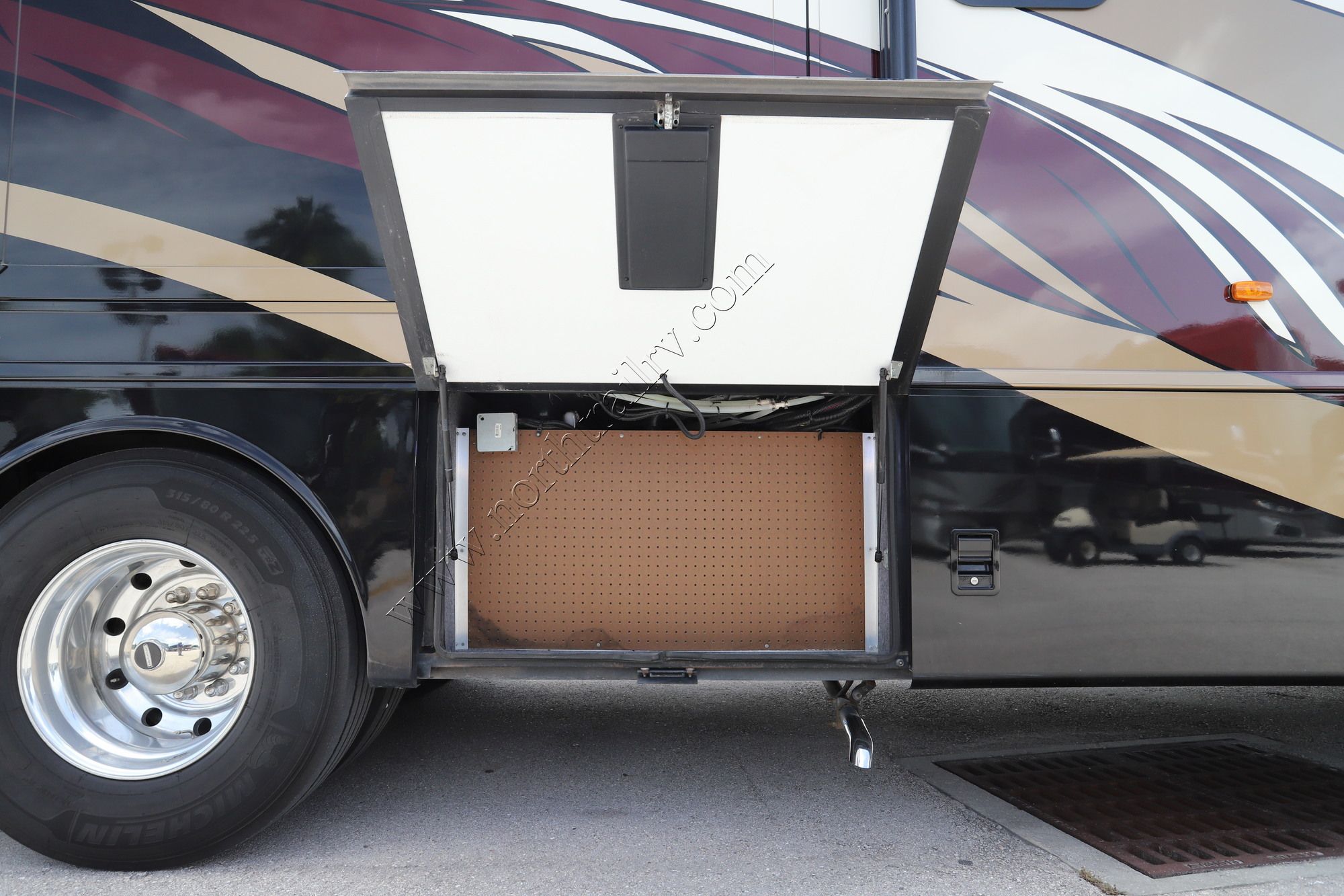 Used 2014 Newmar Dutch Star 4364 Class A  For Sale