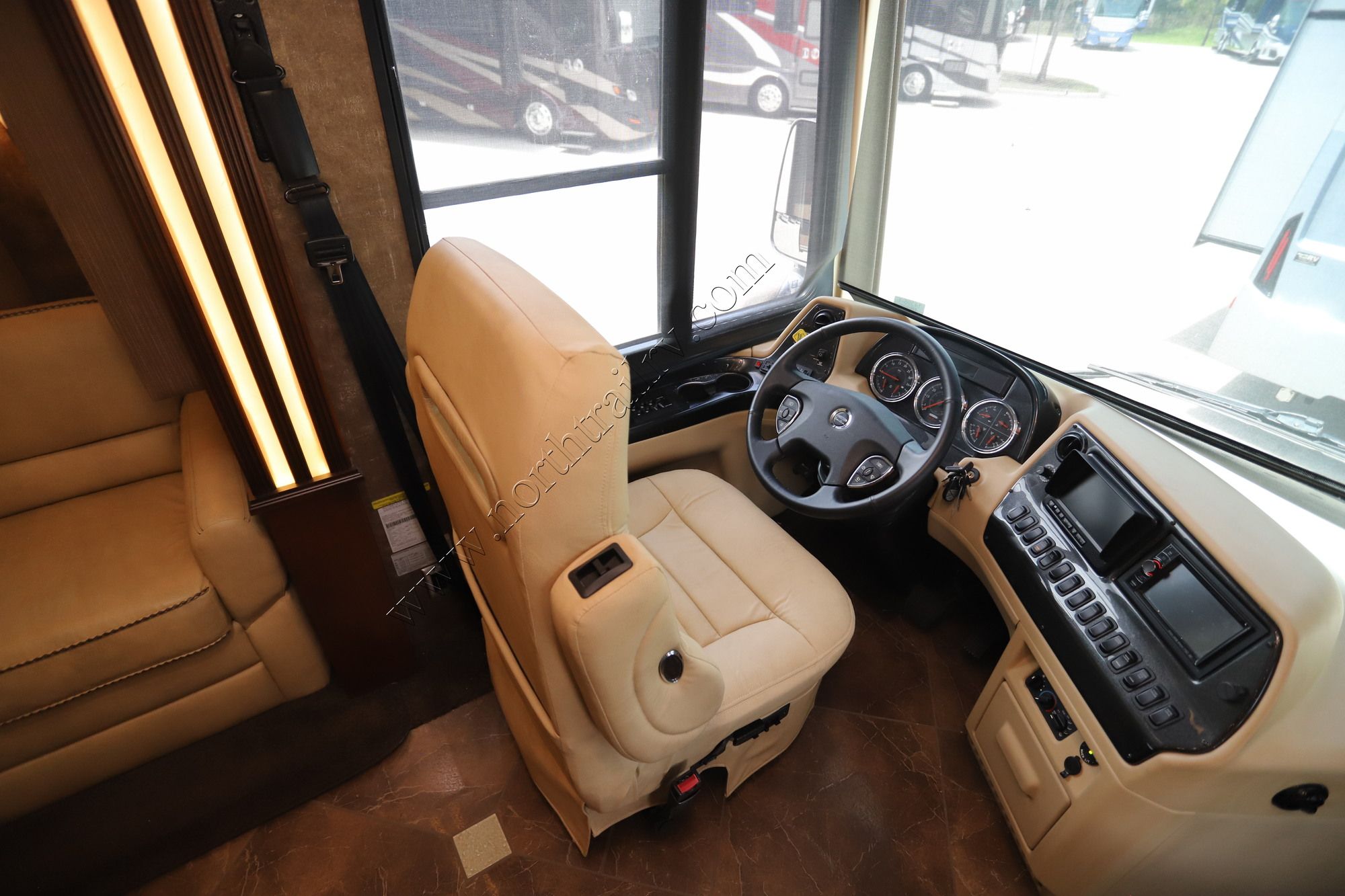 Used 2014 Newmar Dutch Star 4364 Class A  For Sale