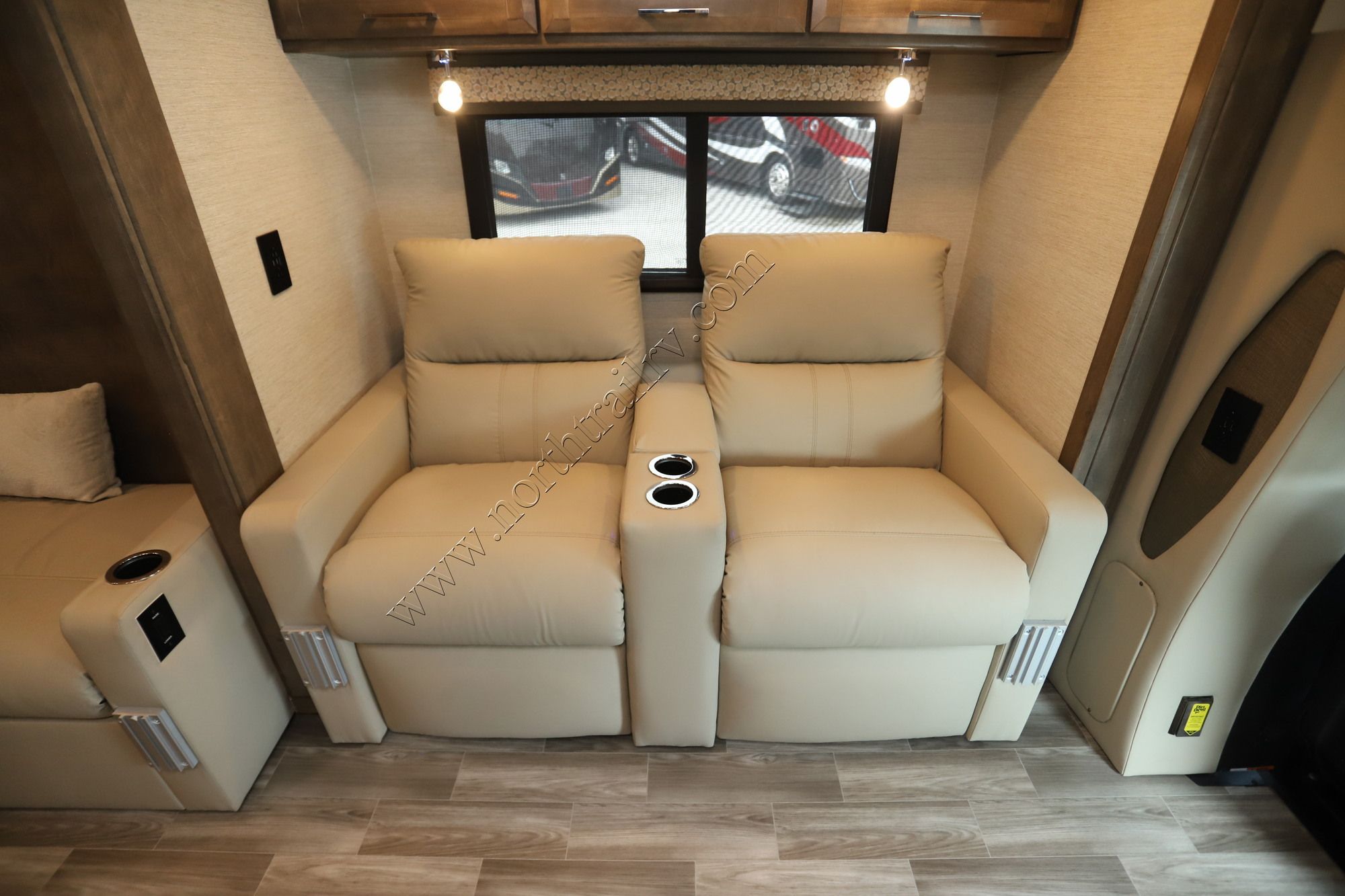 New 2023 Tiffin Motor Homes Wayfarer 25RW Class C  For Sale