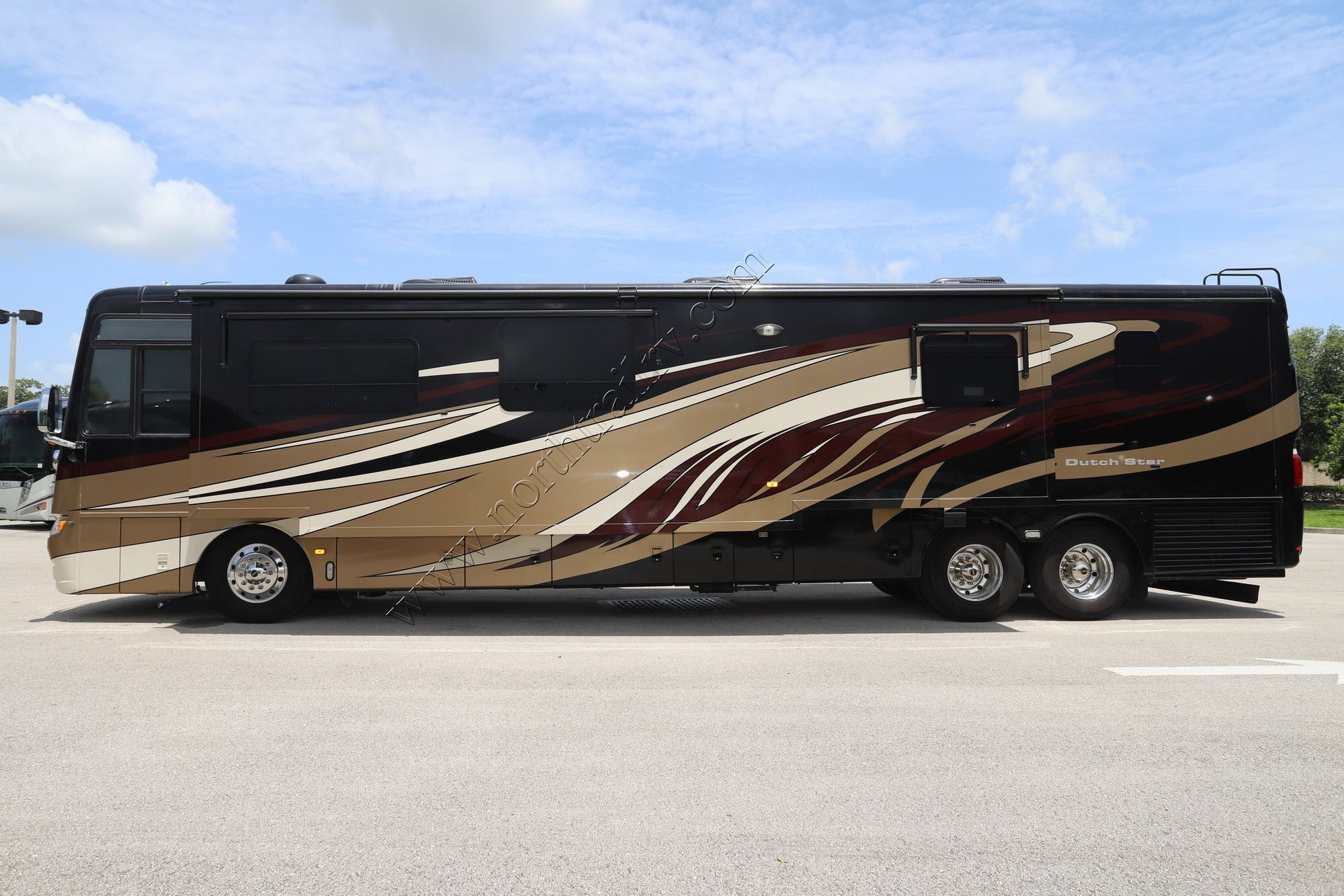 Used 2014 Newmar Dutch Star 4364 Class A  For Sale