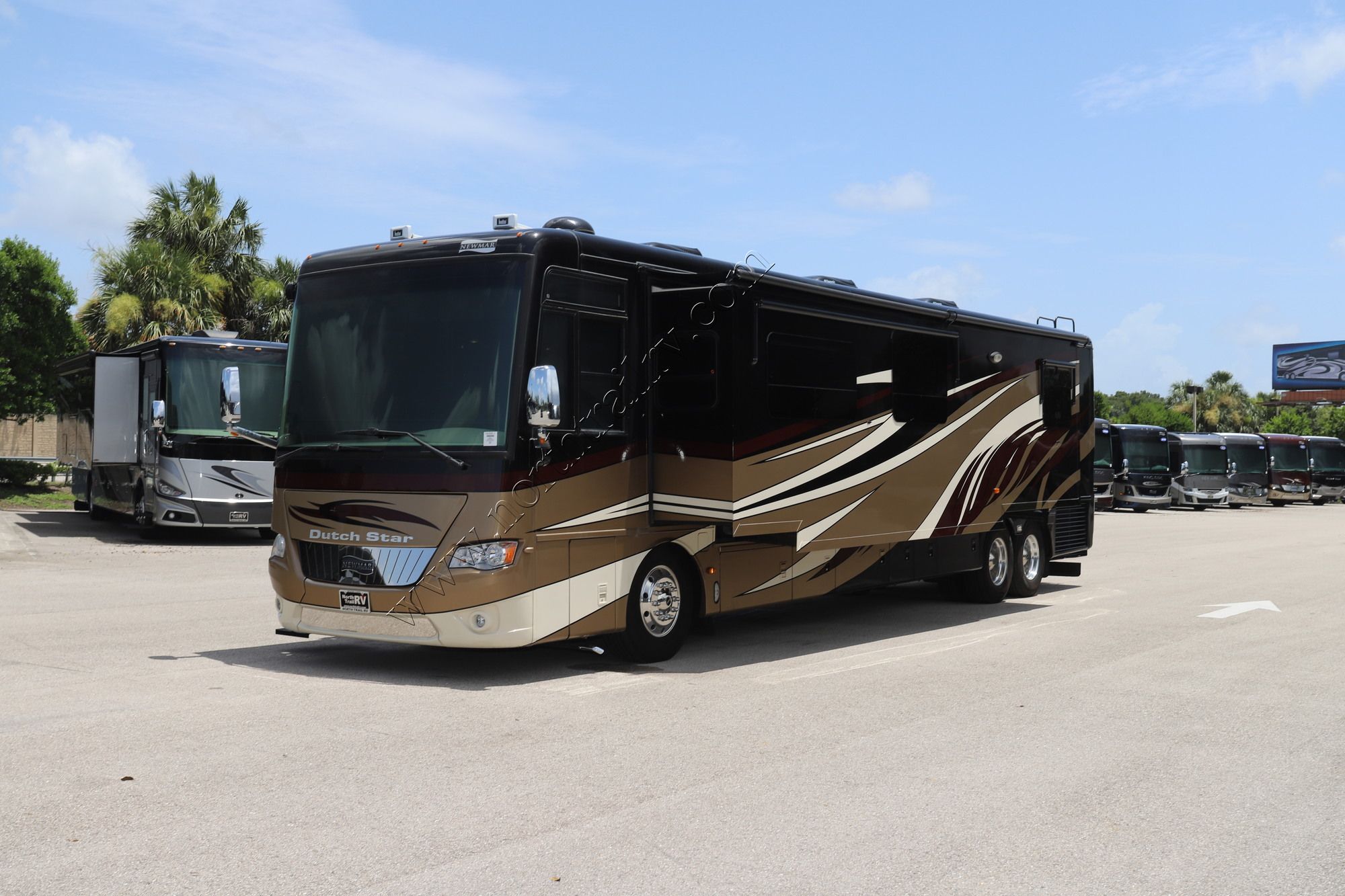 Used 2014 Newmar Dutch Star 4364 Class A  For Sale