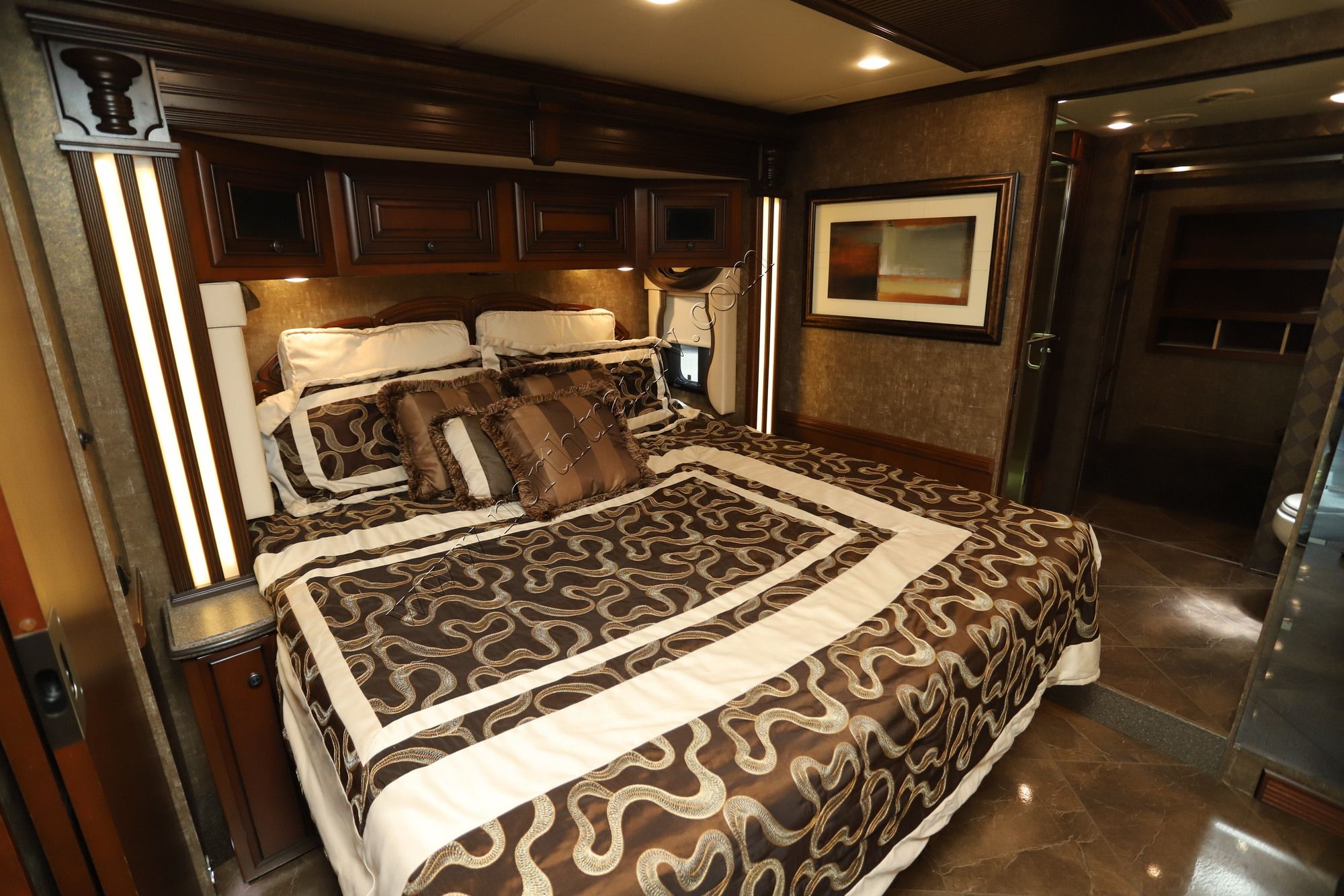 Used 2014 Newmar Dutch Star 4364 Class A  For Sale