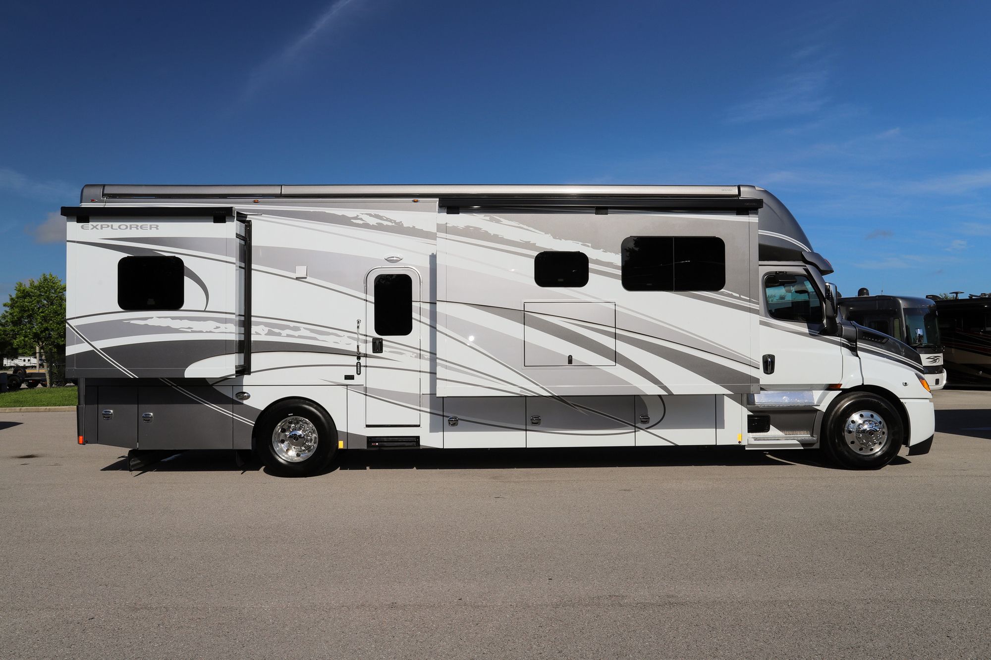 New 2023 Renegade Rv Explorer 38EMB Super C  For Sale