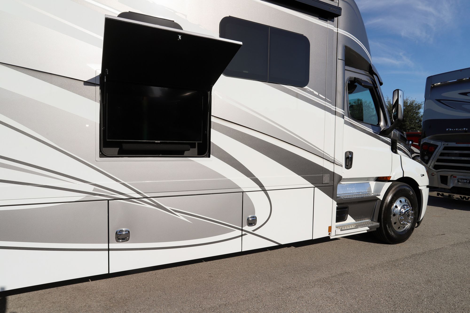 New 2023 Renegade Rv Explorer 38EMB Super C  For Sale