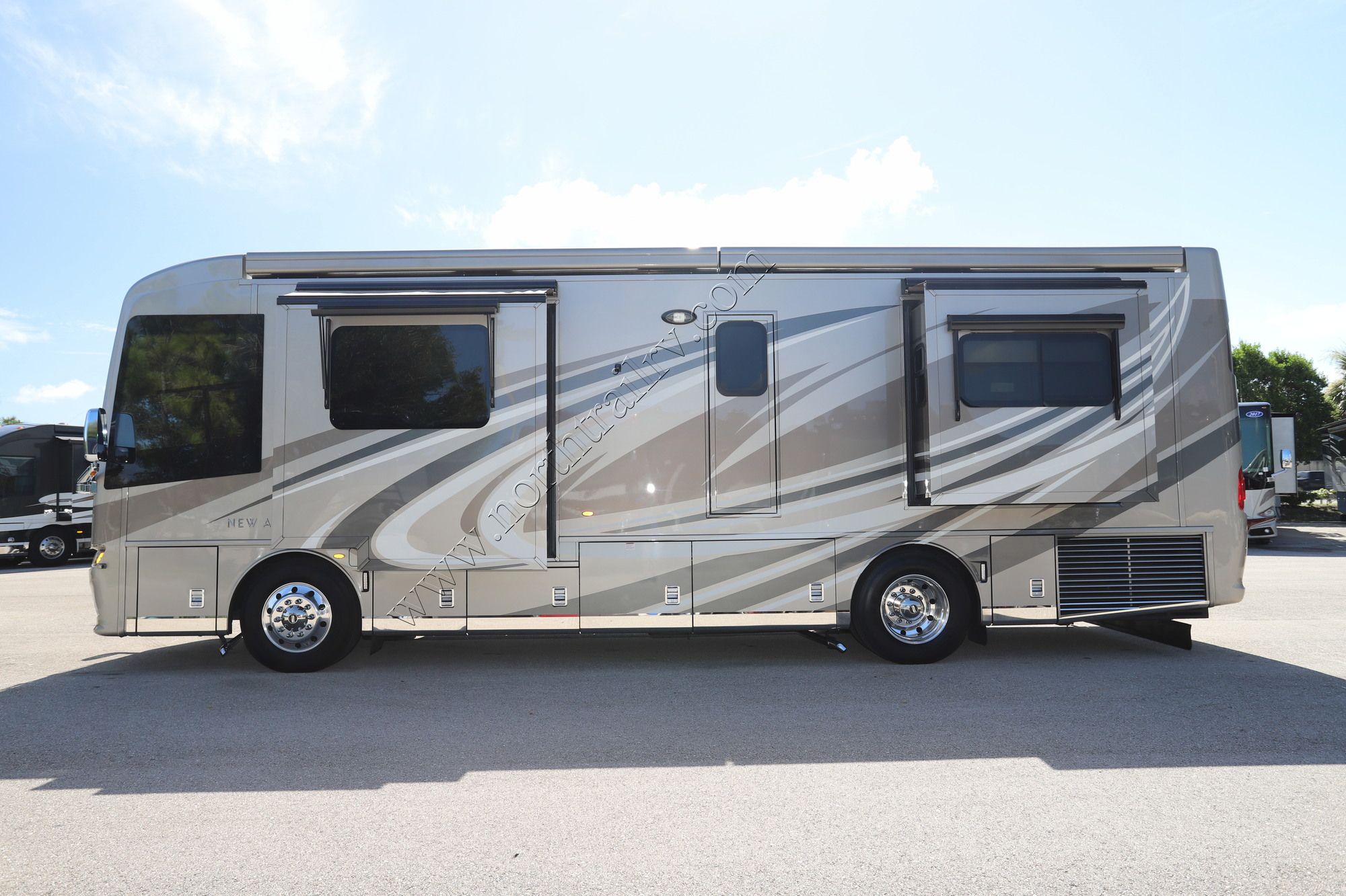 Used 2019 Newmar New Aire 3345 Class A  For Sale