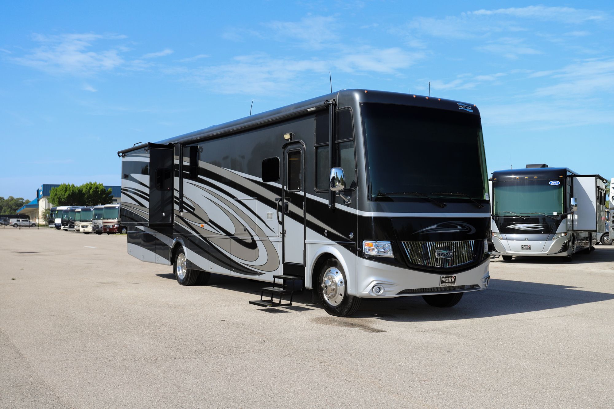 Used 2016 Newmar Canyon Star 3710 Class A  For Sale