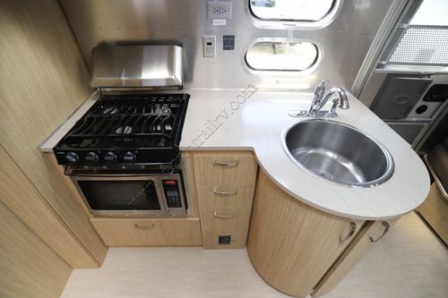 2018 Airstream Flying Cloud 25FB