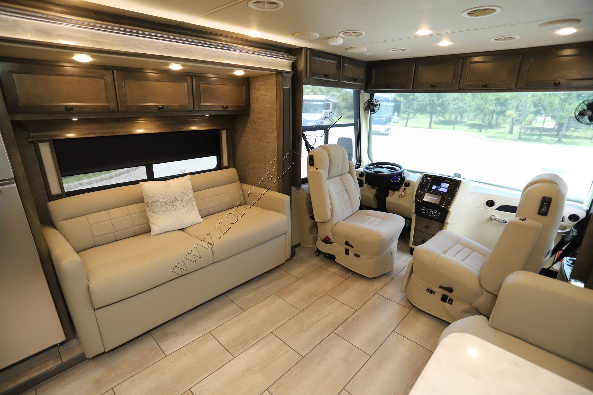 Used 2022 Tiffin Motor Homes Breeze 33BR Class A  For Sale