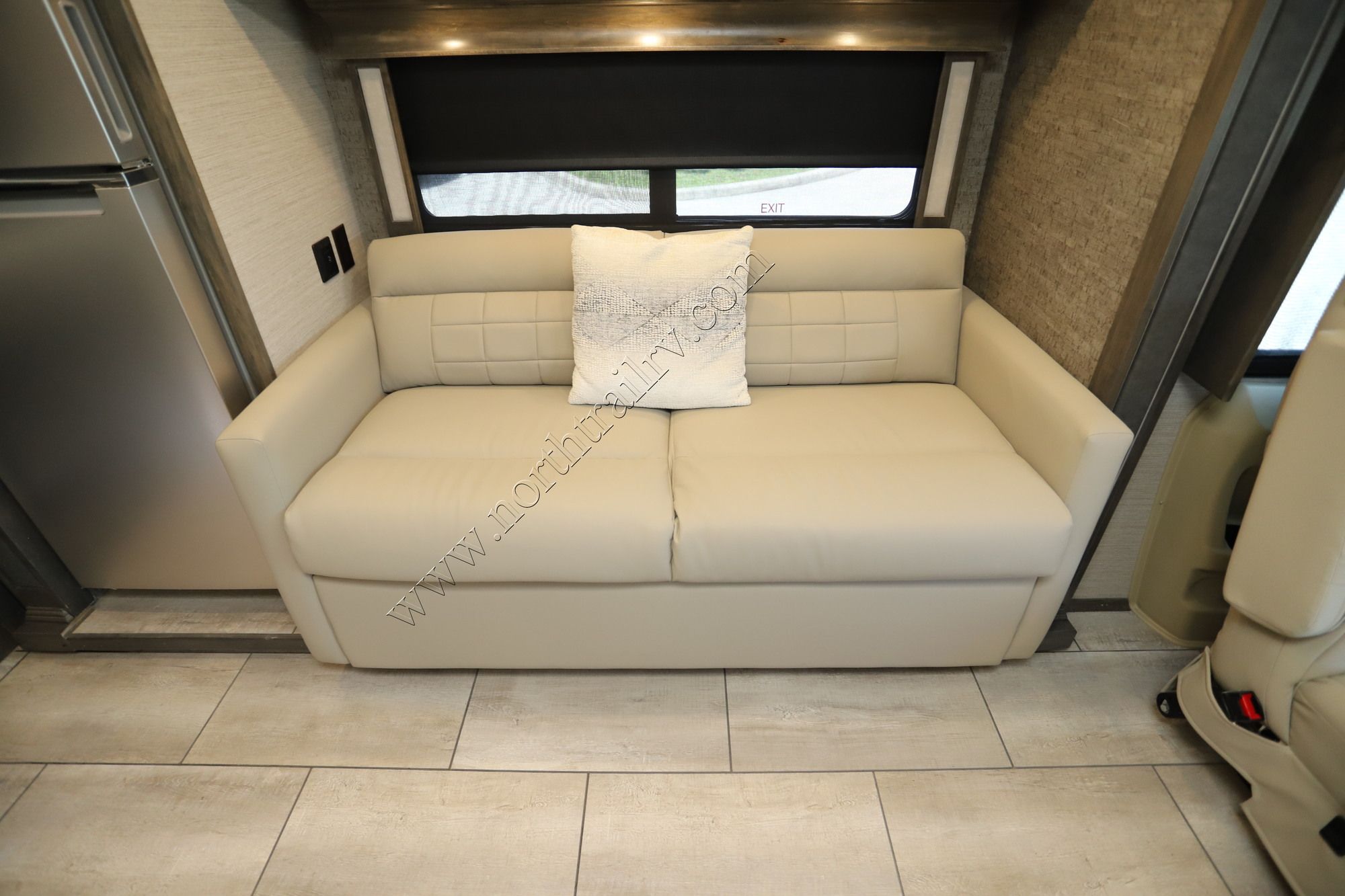 Used 2022 Tiffin Motor Homes Breeze 33BR Class A  For Sale