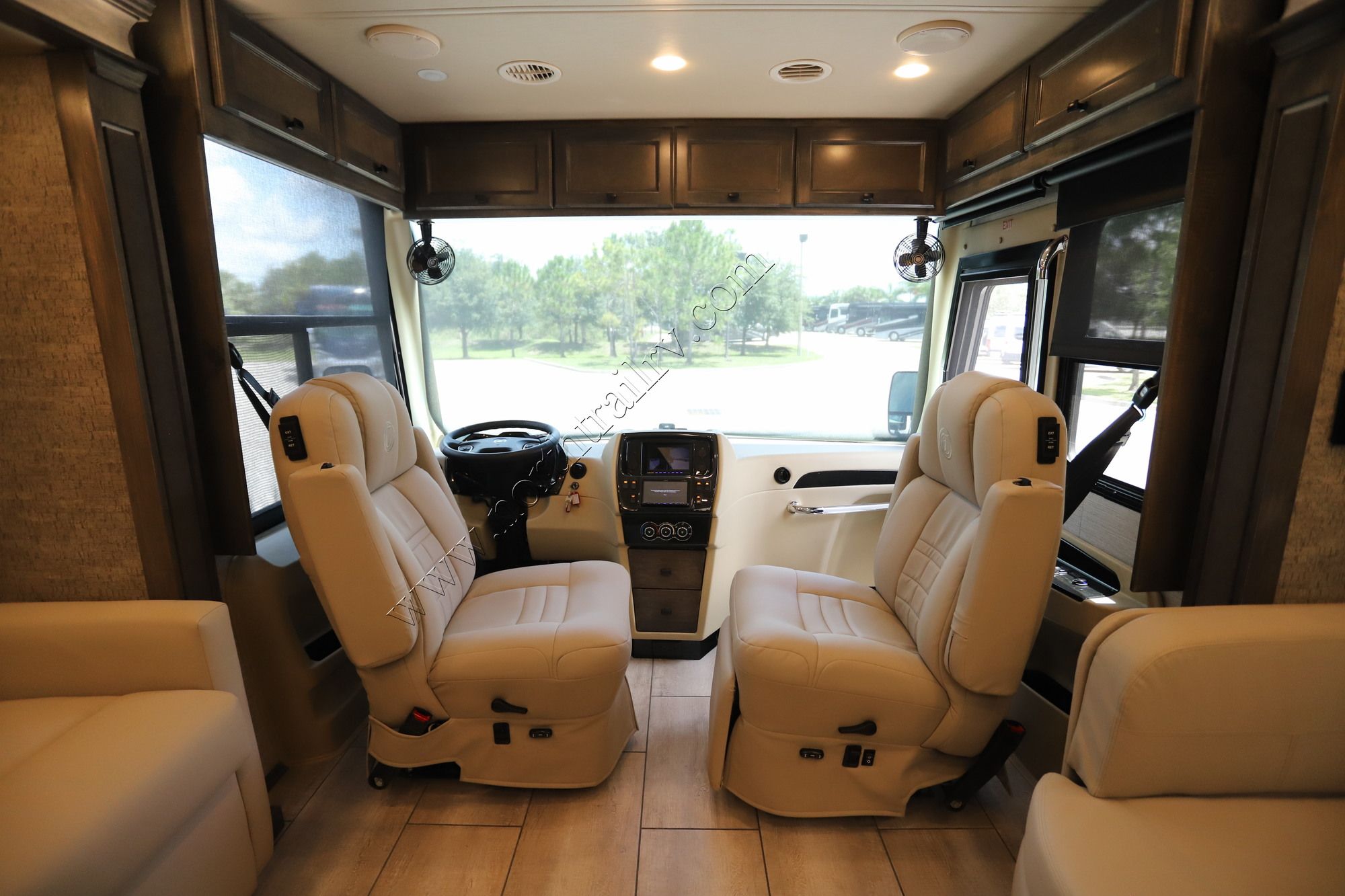 Used 2022 Tiffin Motor Homes Breeze 33BR Class A  For Sale