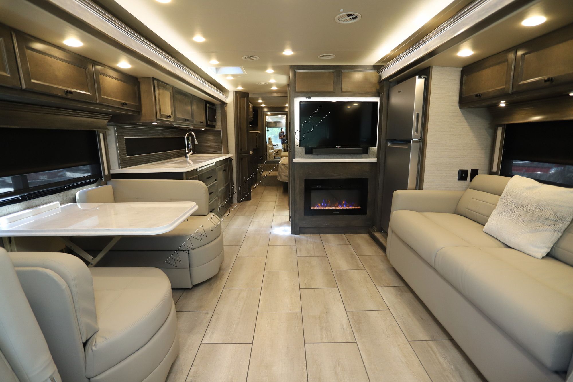 Used 2022 Tiffin Motor Homes Breeze 33BR Class A  For Sale