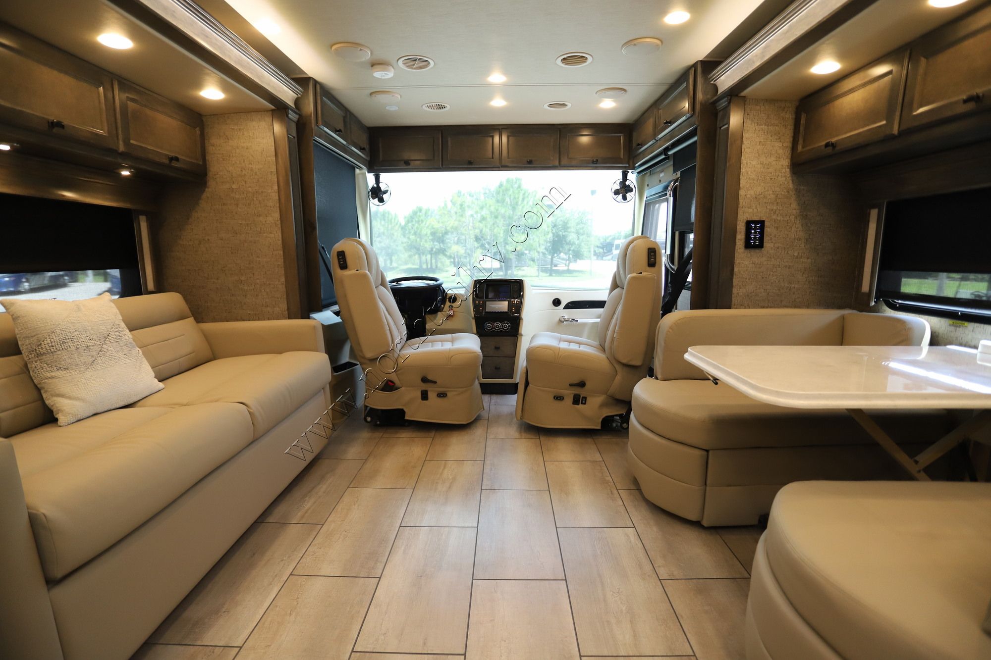 Used 2022 Tiffin Motor Homes Breeze 33BR Class A  For Sale