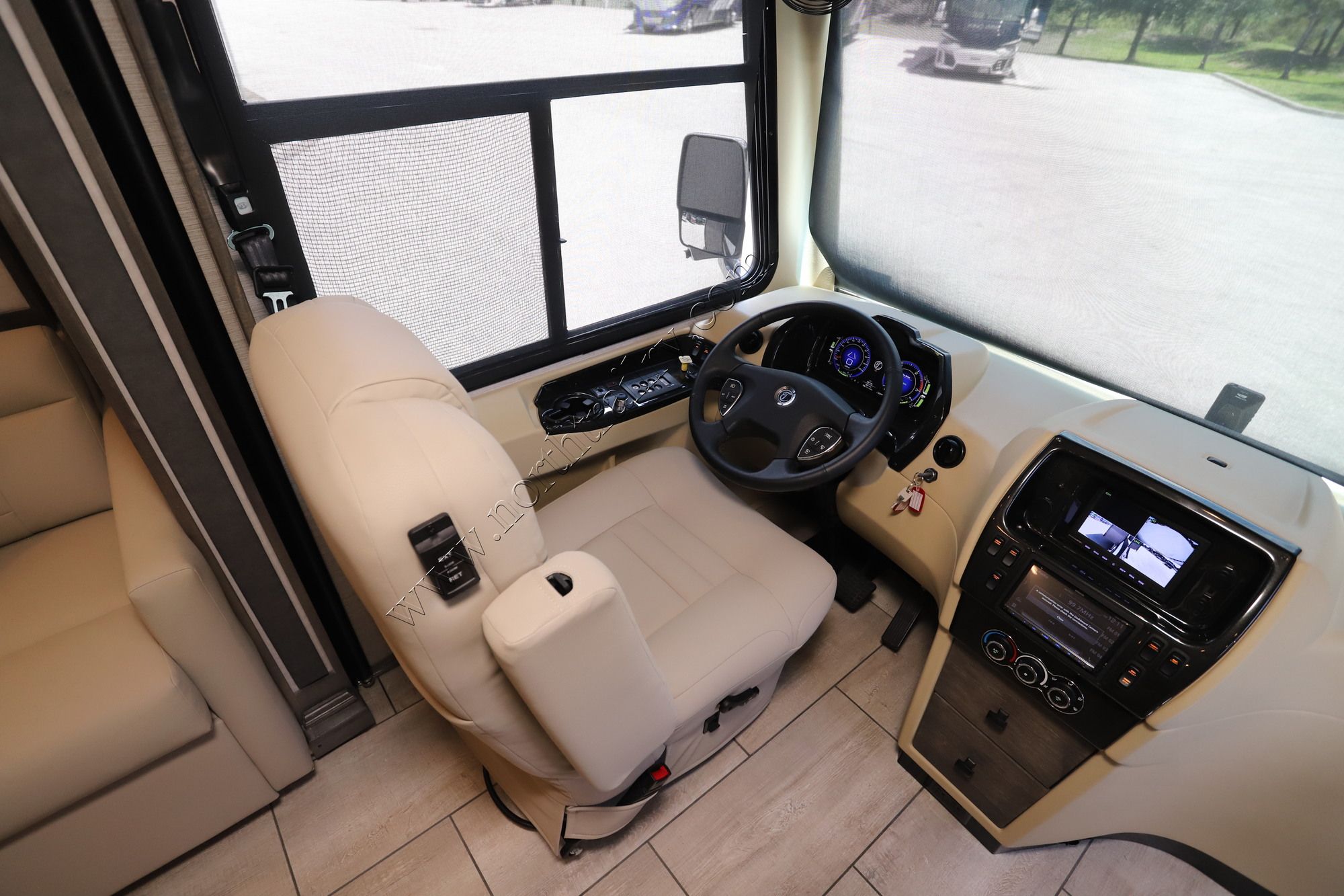 Used 2022 Tiffin Motor Homes Breeze 33BR Class A  For Sale