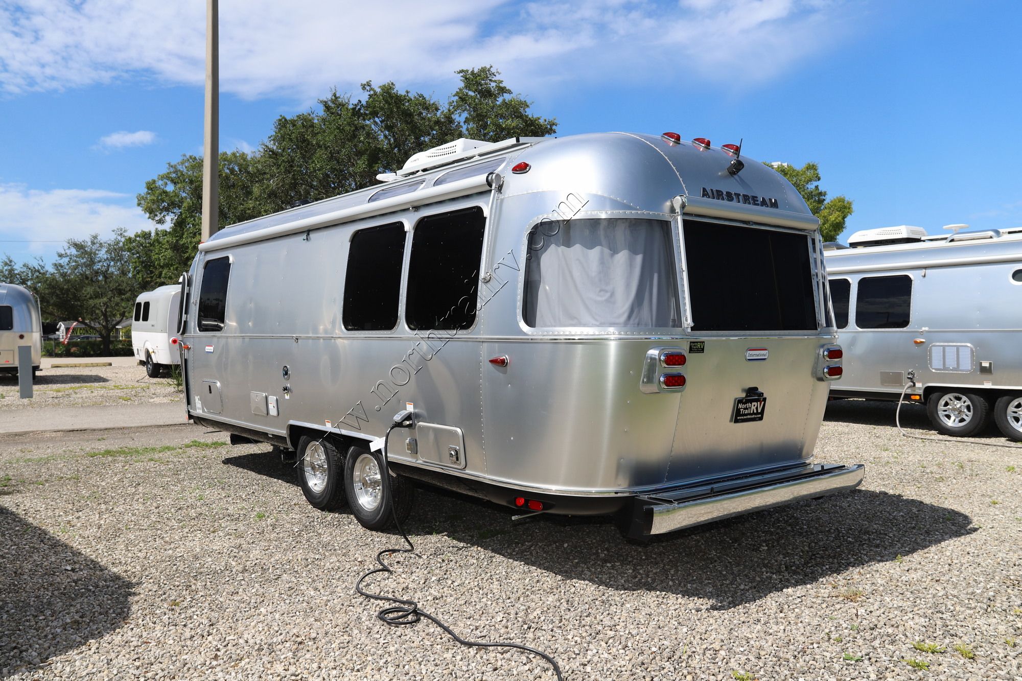 New 2022 Airstream International 25FB Travel Trailer  For Sale