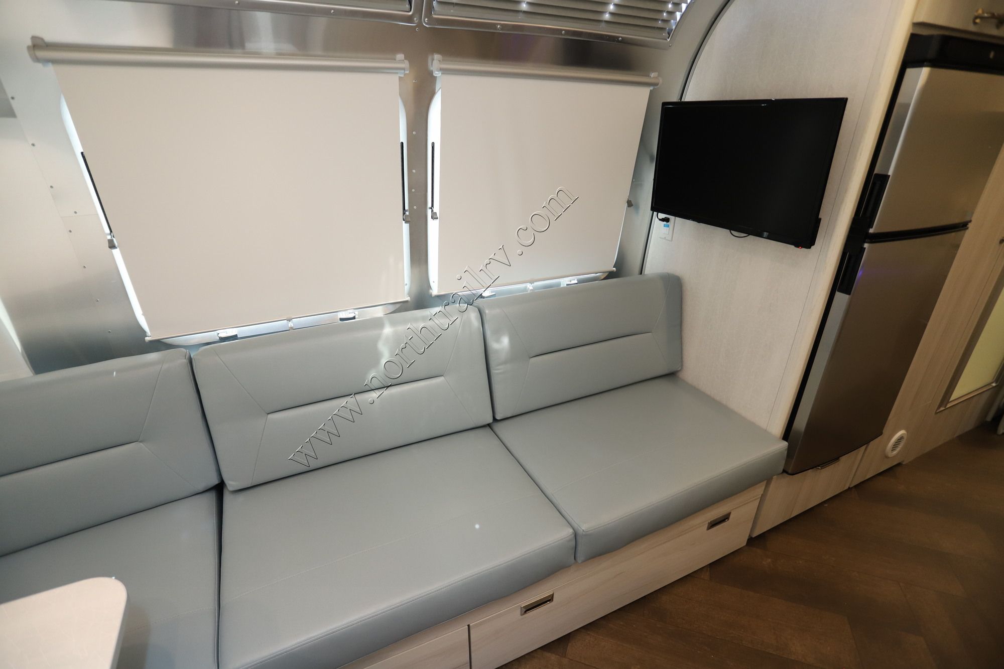 New 2022 Airstream International 25FB Travel Trailer  For Sale