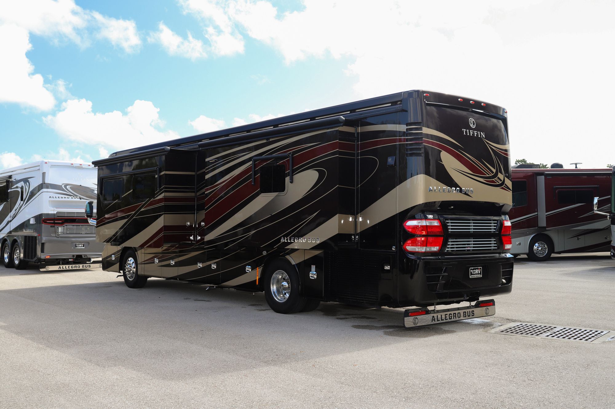 Used 2017 Tiffin Motor Homes Allegro Bus 37AP Class A  For Sale