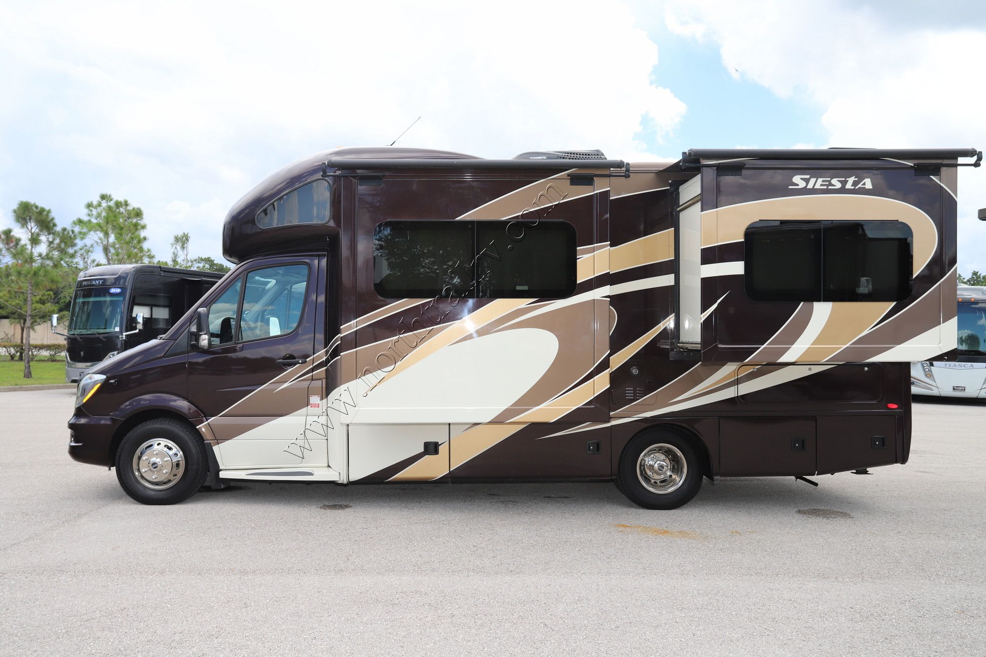 Used 2017 Thor Siesta 24SS Class C  For Sale