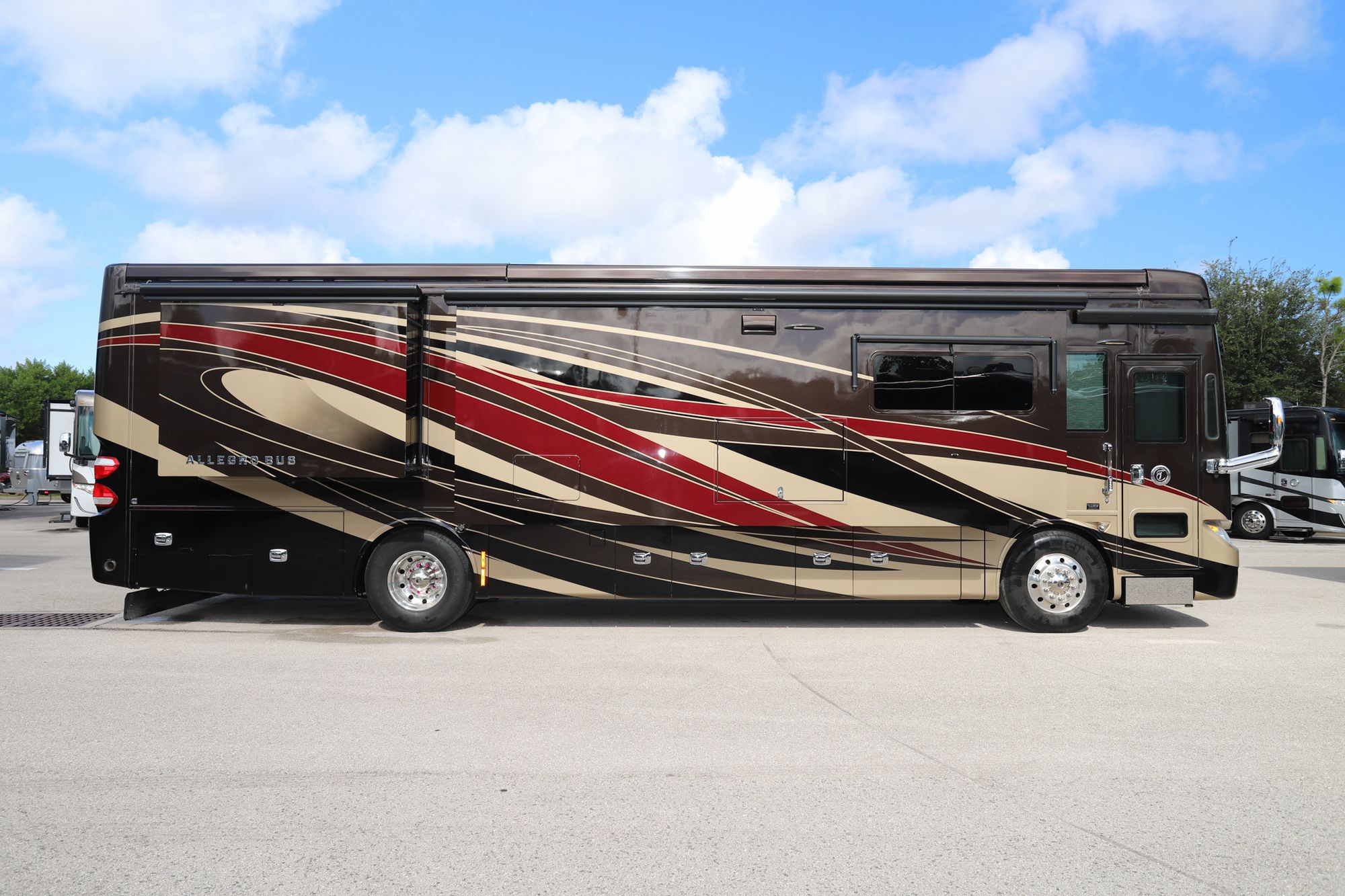 Used 2017 Tiffin Motor Homes Allegro Bus 37AP Class A  For Sale