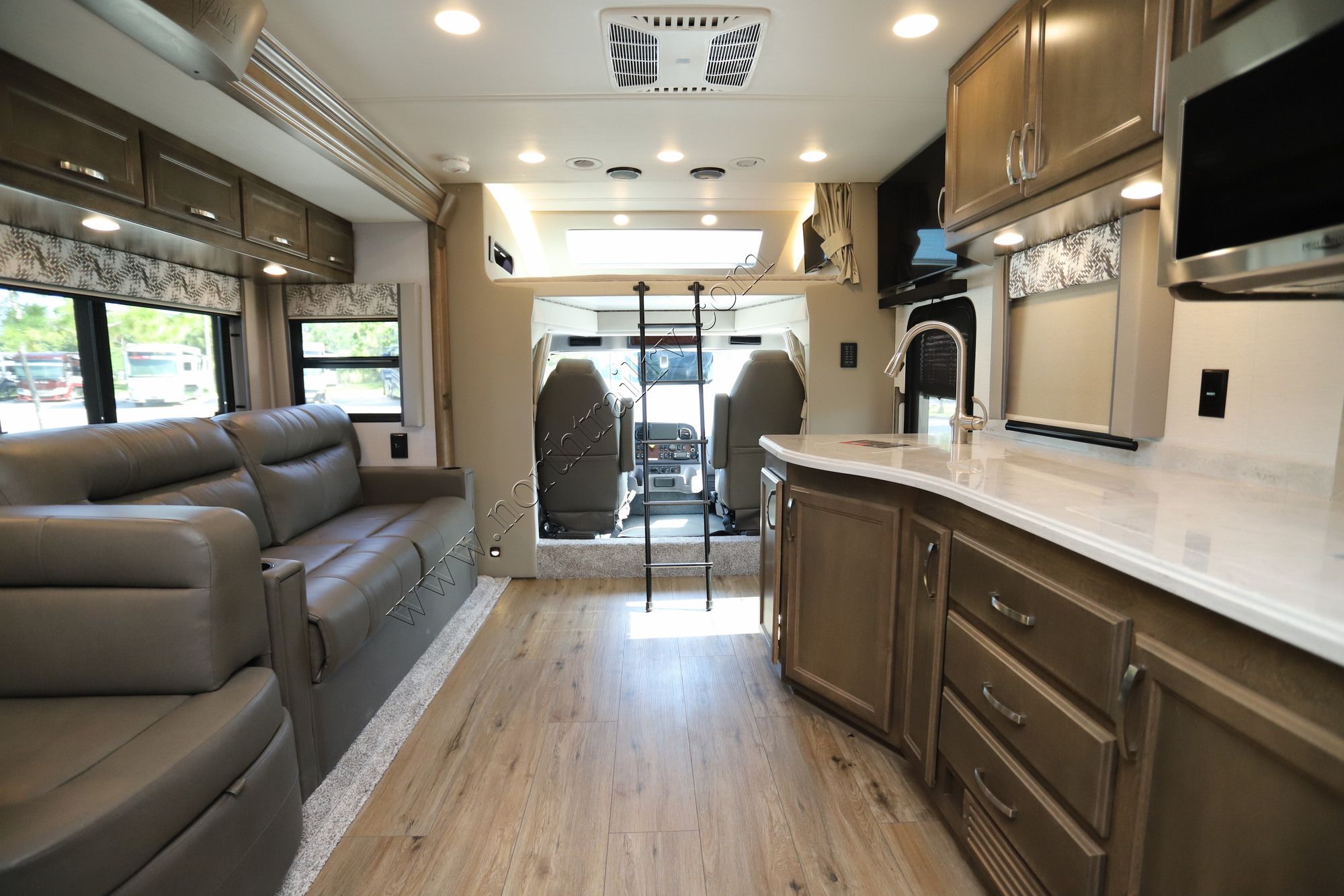 New 2023 Renegade Rv Verona 40VBH Super C  For Sale