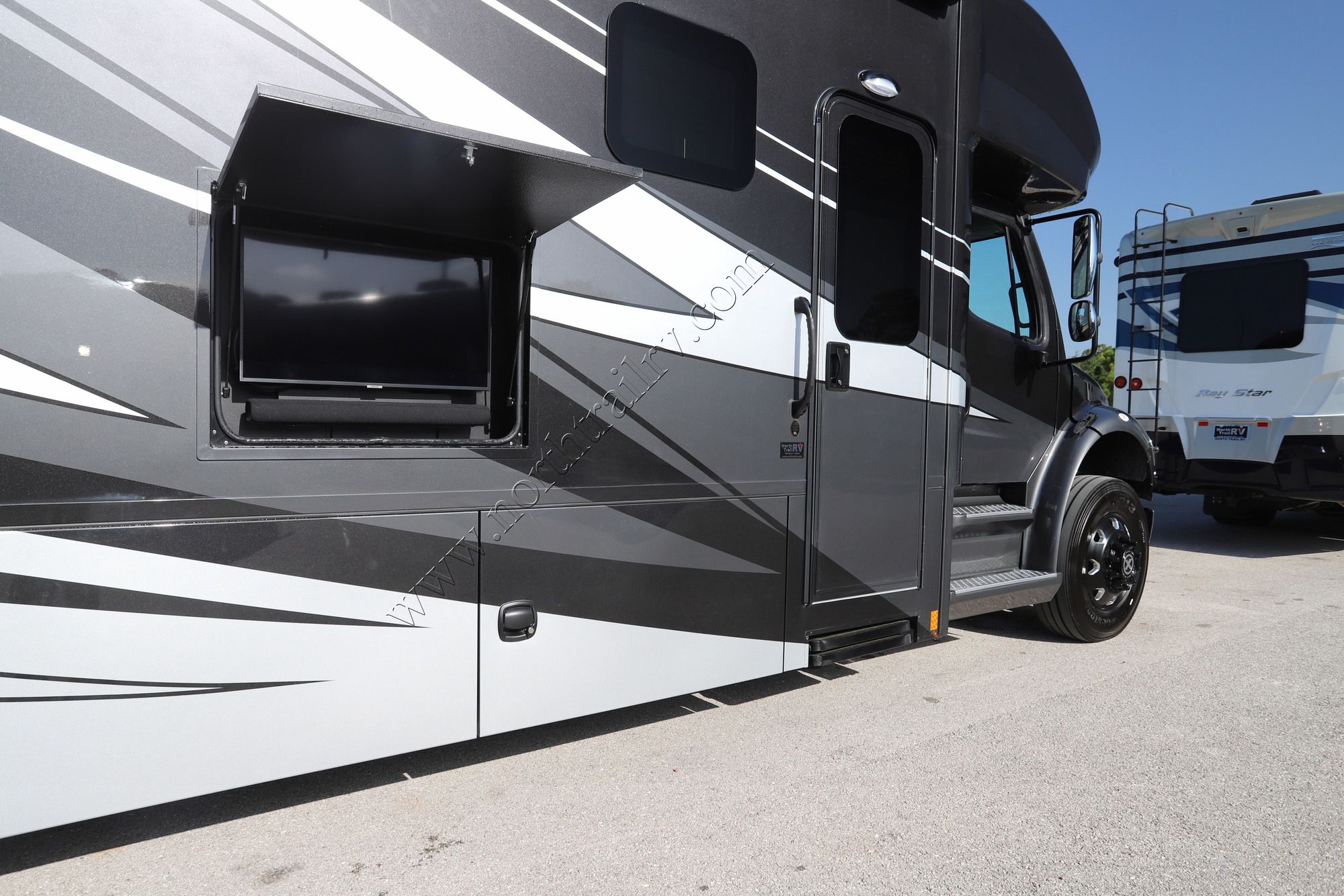 New 2023 Renegade Rv Verona 40VBH Super C  For Sale