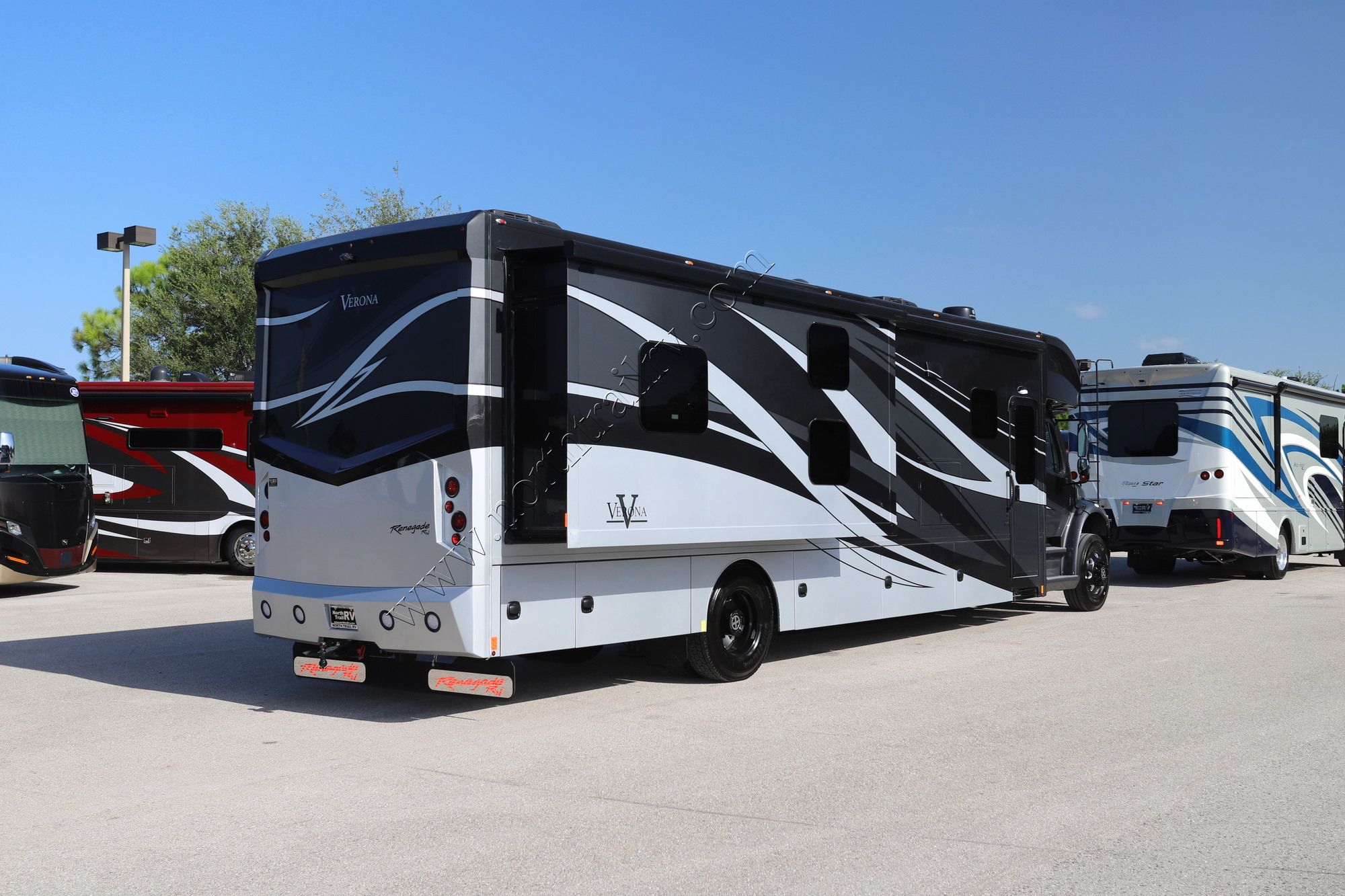 New 2023 Renegade Rv Verona 40VBH Super C  For Sale