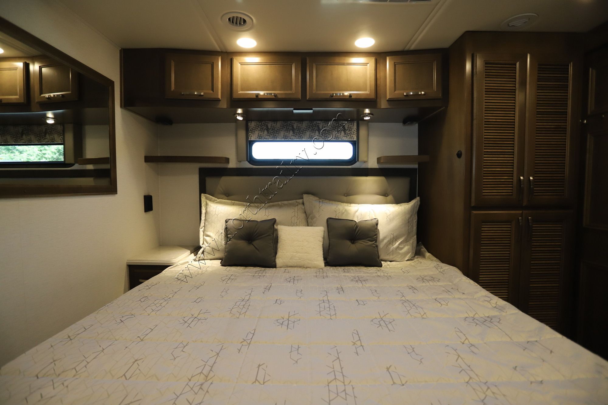 New 2023 Renegade Rv Verona 40VBH Super C  For Sale