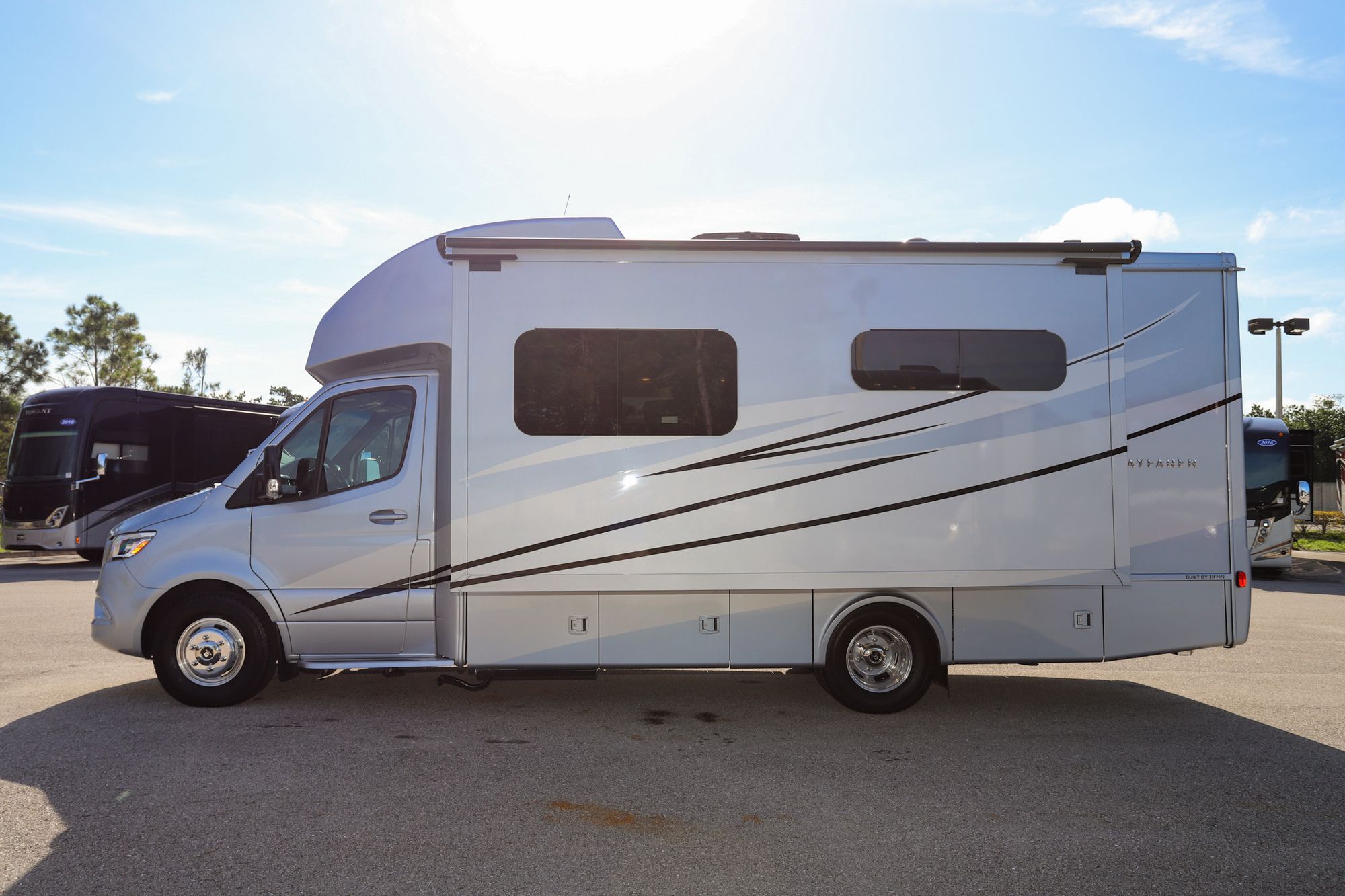 New 2023 Tiffin Motor Homes Wayfarer 25RW Class C  For Sale