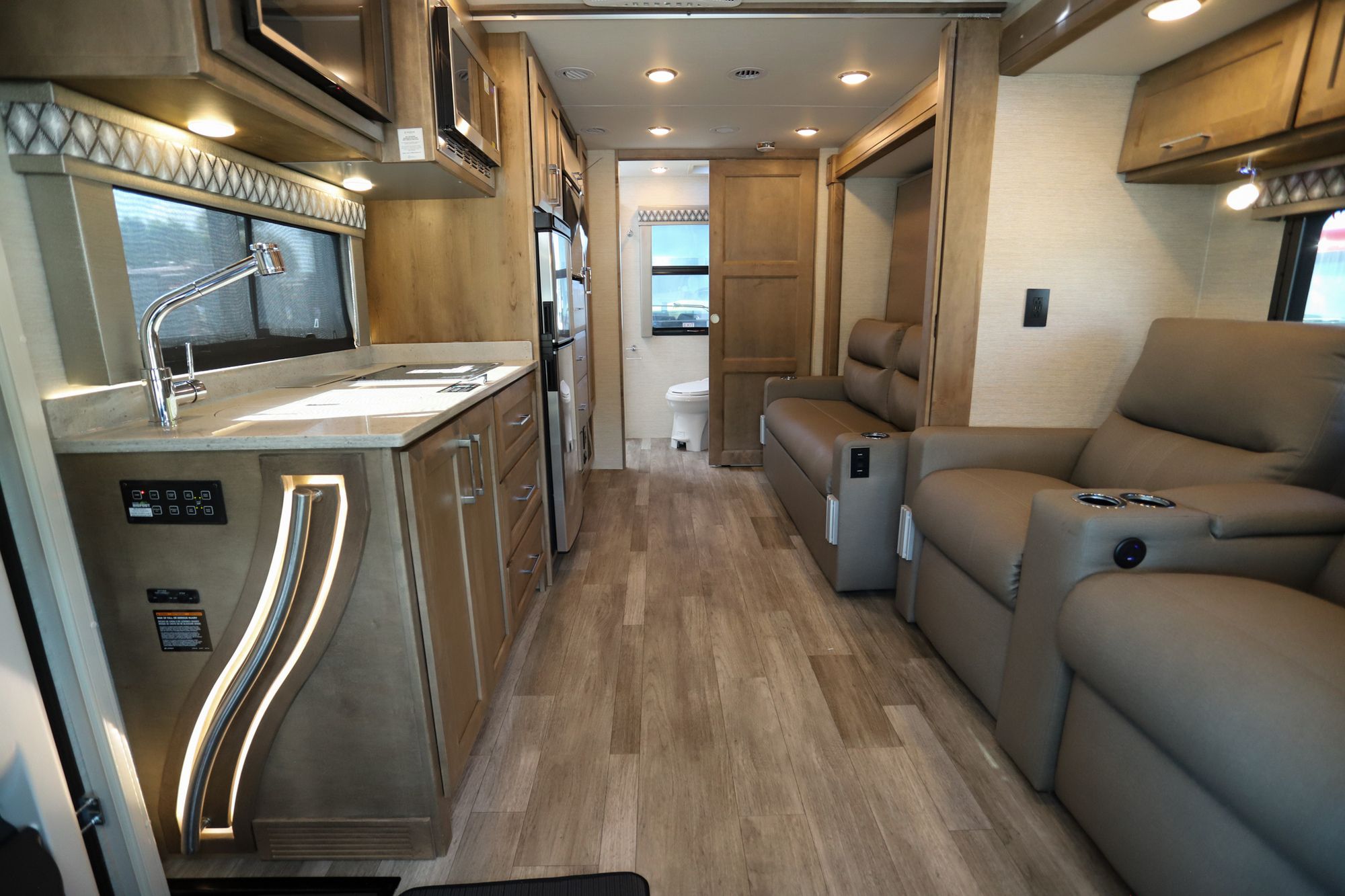 New 2023 Tiffin Motor Homes Wayfarer 25RW Class C  For Sale