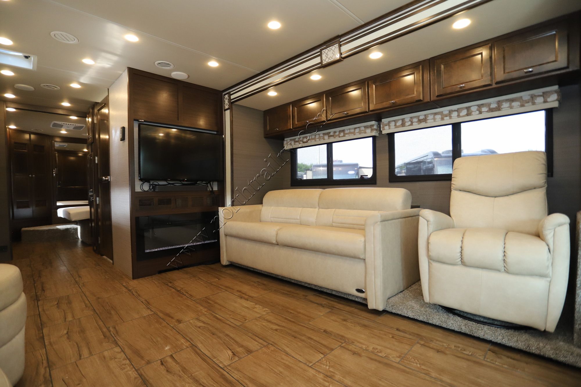 Used 2020 Tiffin Motor Homes Allegro Red 33AL Class A  For Sale