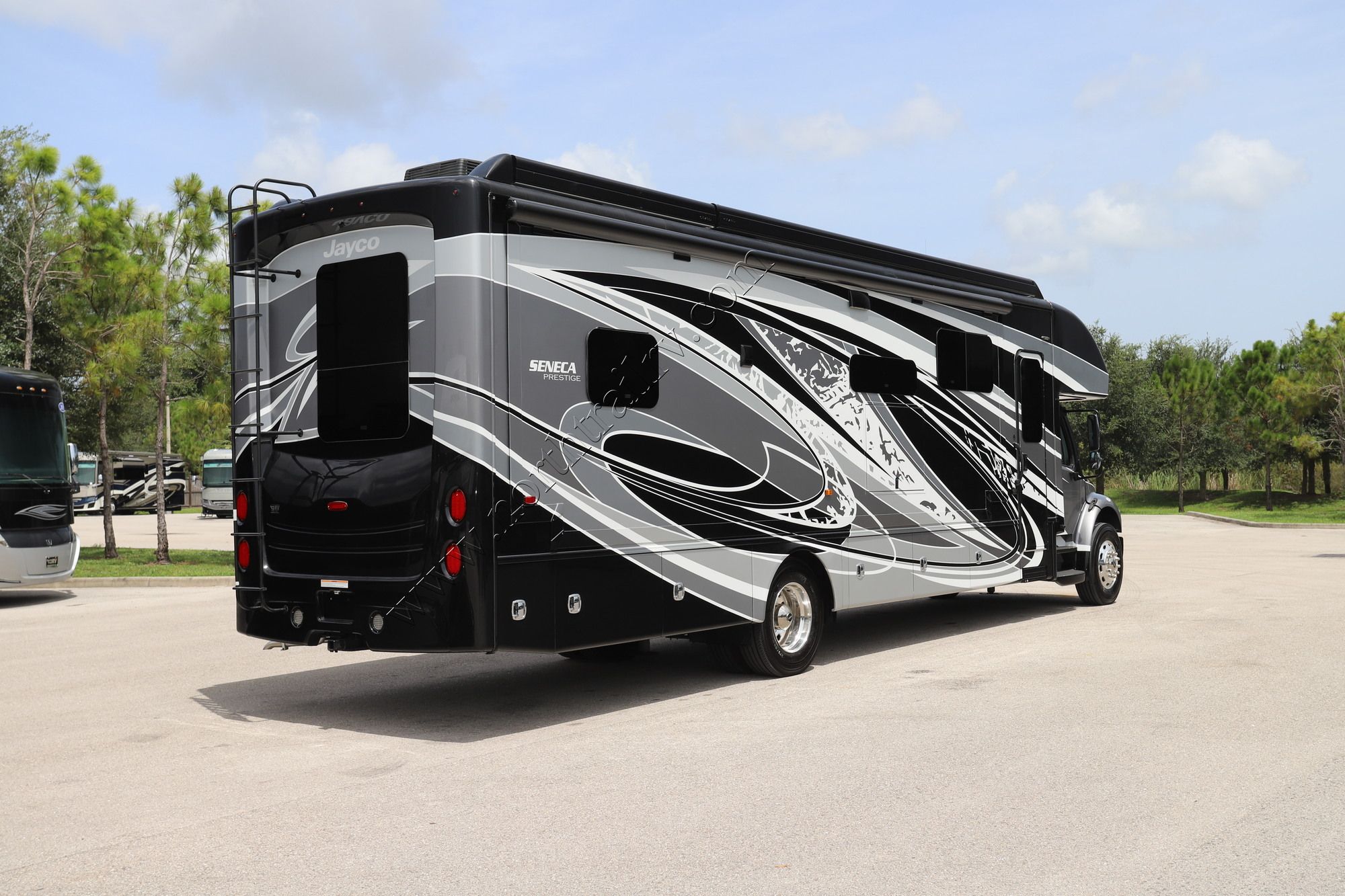 New 2023 Jayco Seneca Prestige 37M Super C  For Sale