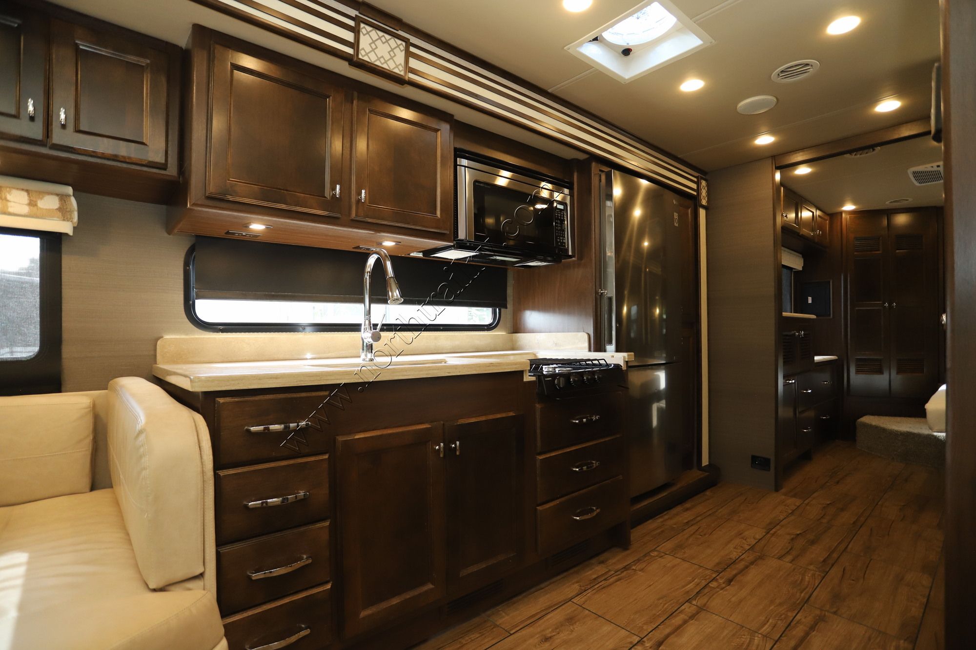 Used 2020 Tiffin Motor Homes Allegro Red 33AL Class A  For Sale