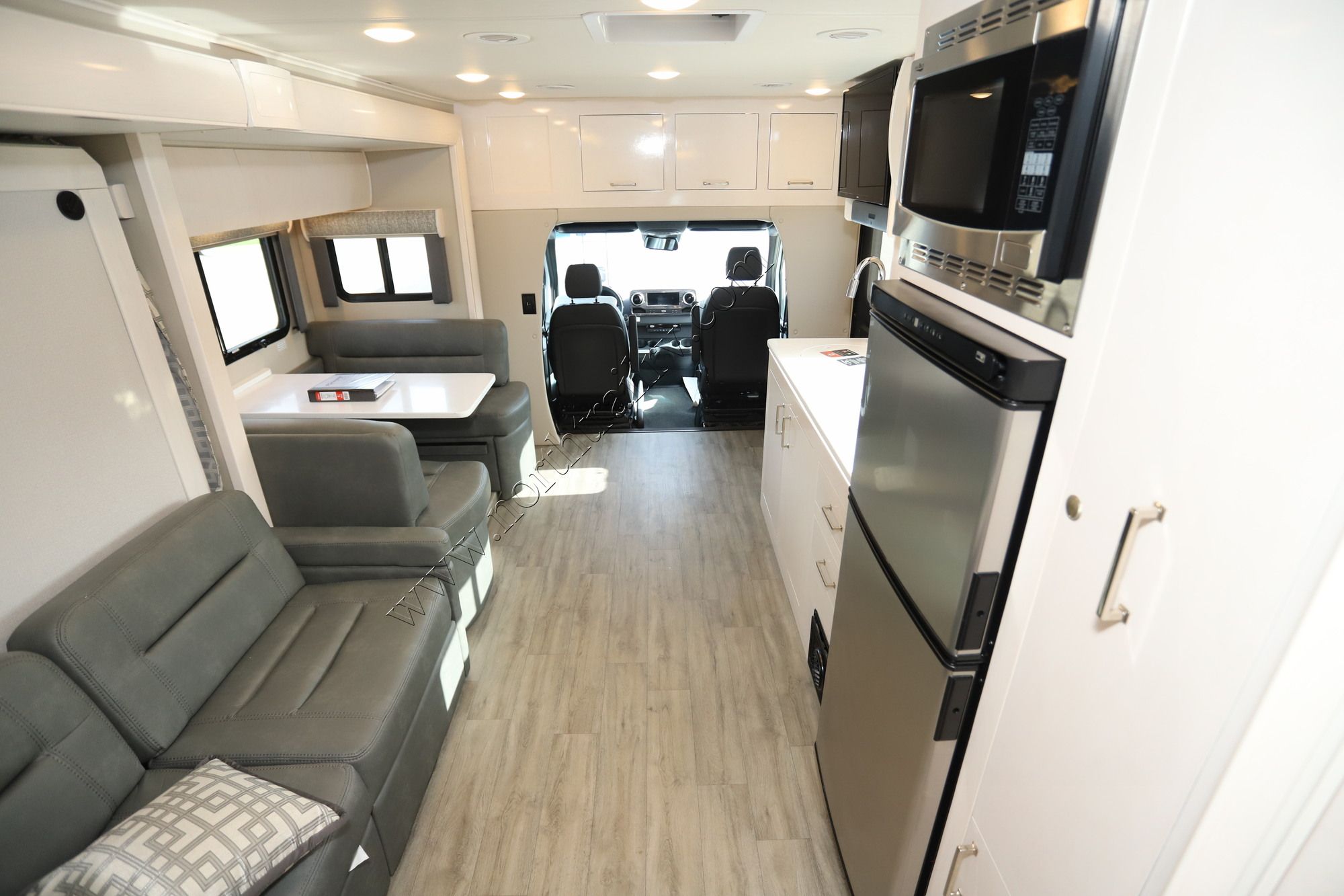 New 2023 Renegade Rv Vienna 25VRML Class C  For Sale