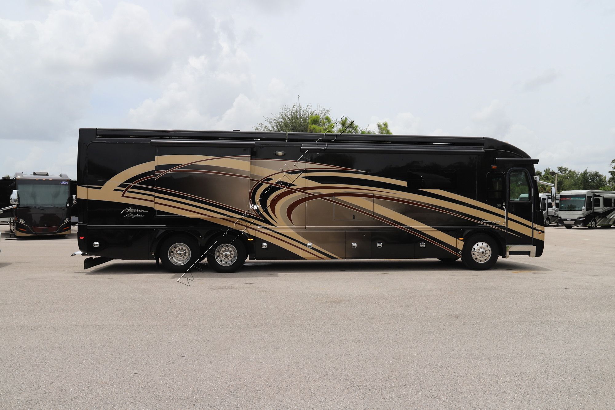 Used 2016 American Allegiance 42G Class A  For Sale