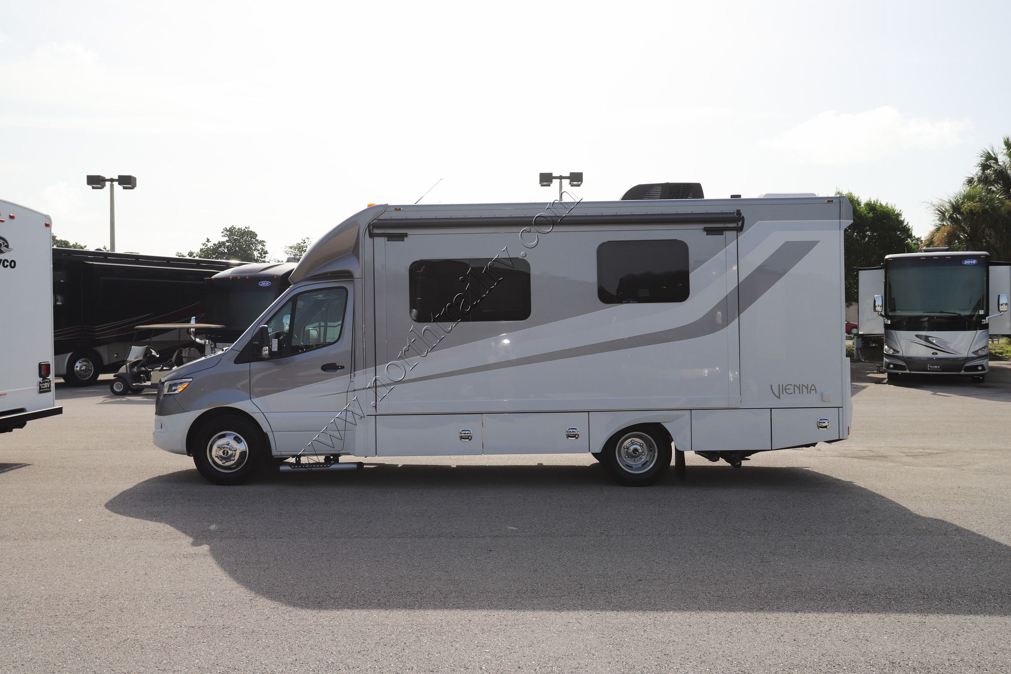 New 2023 Renegade Rv Vienna 25VRML Class C  For Sale