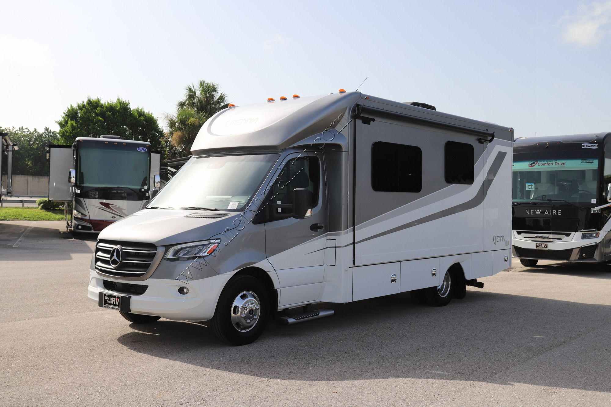 New 2023 Renegade Rv Vienna 25VRML Class C  For Sale