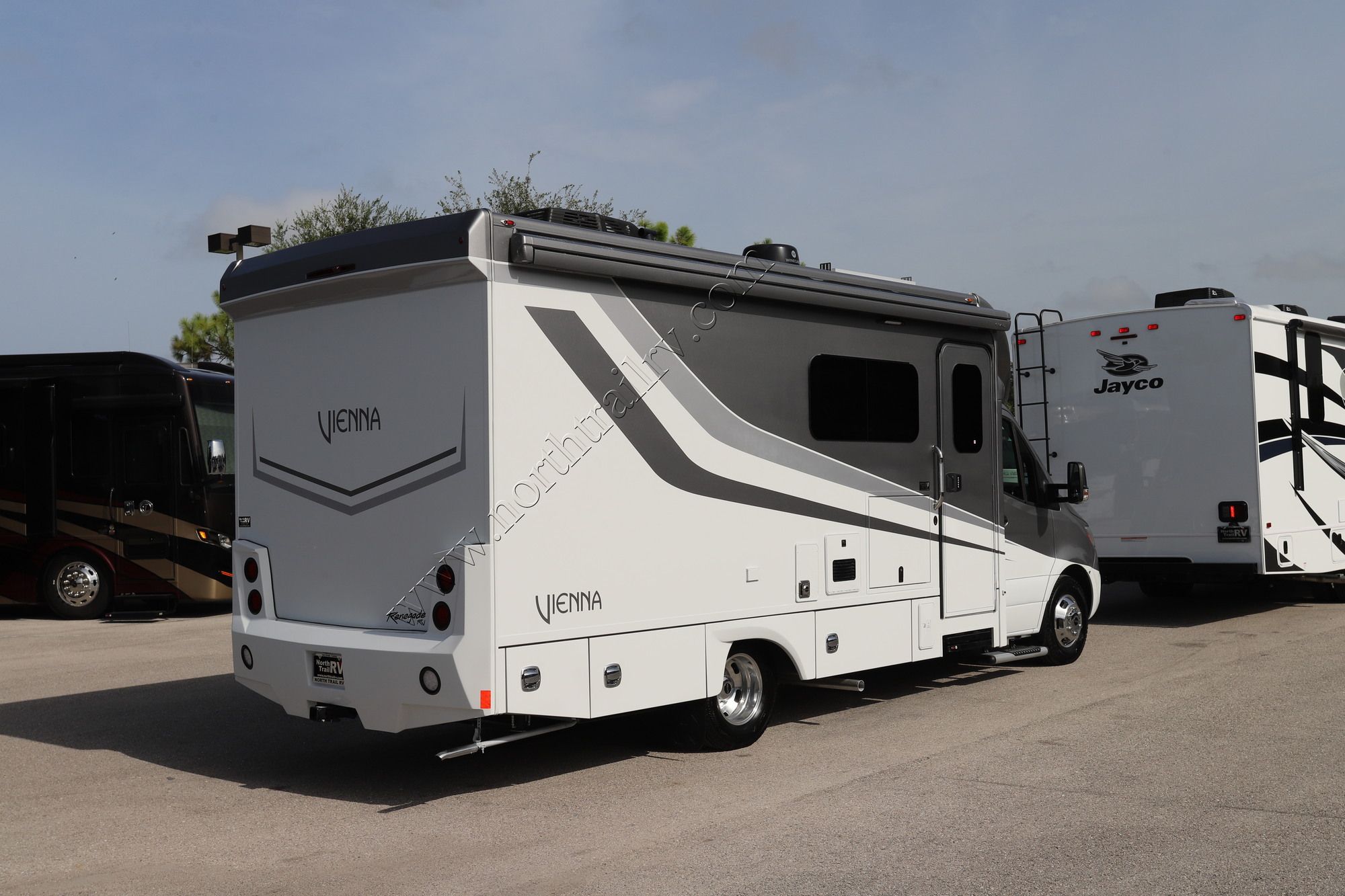 New 2023 Renegade Rv Vienna 25VRML Class C  For Sale