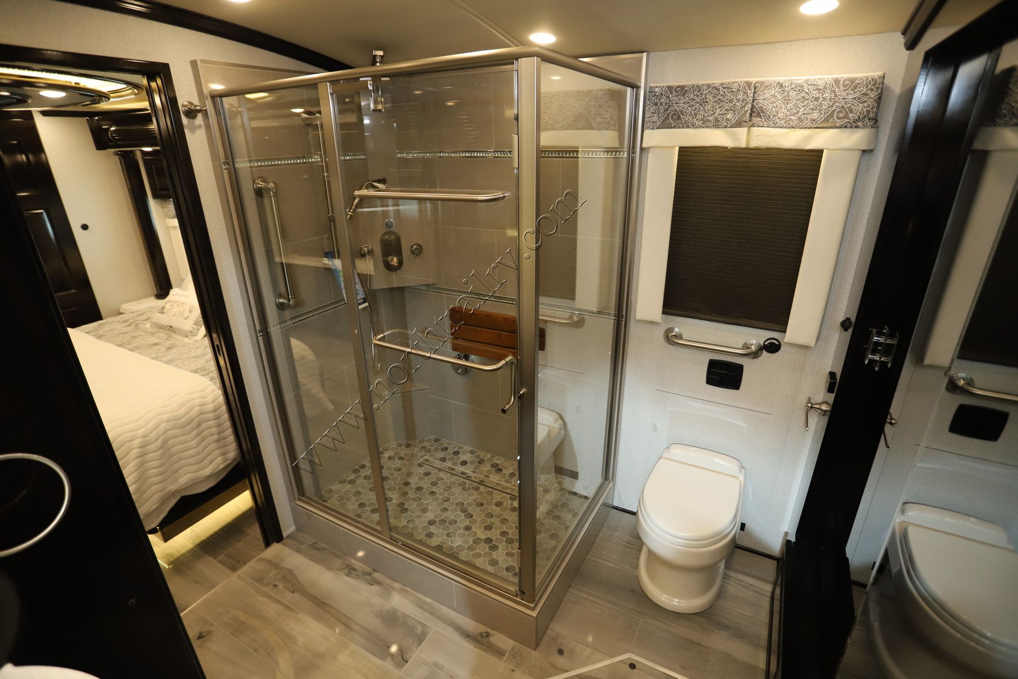 New 2022 Newmar Essex 4551 Class A  For Sale