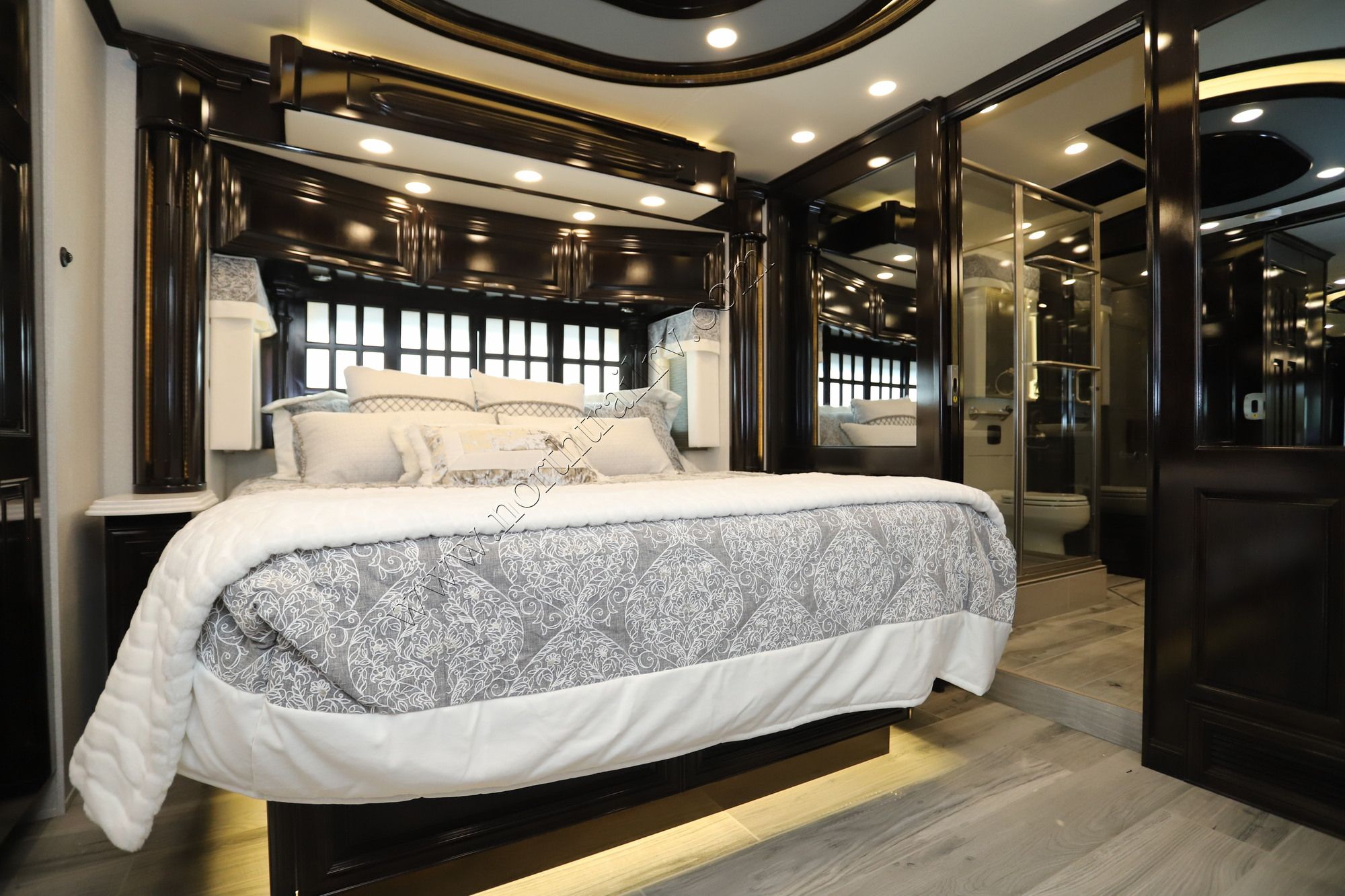 New 2022 Newmar Essex 4551 Class A  For Sale
