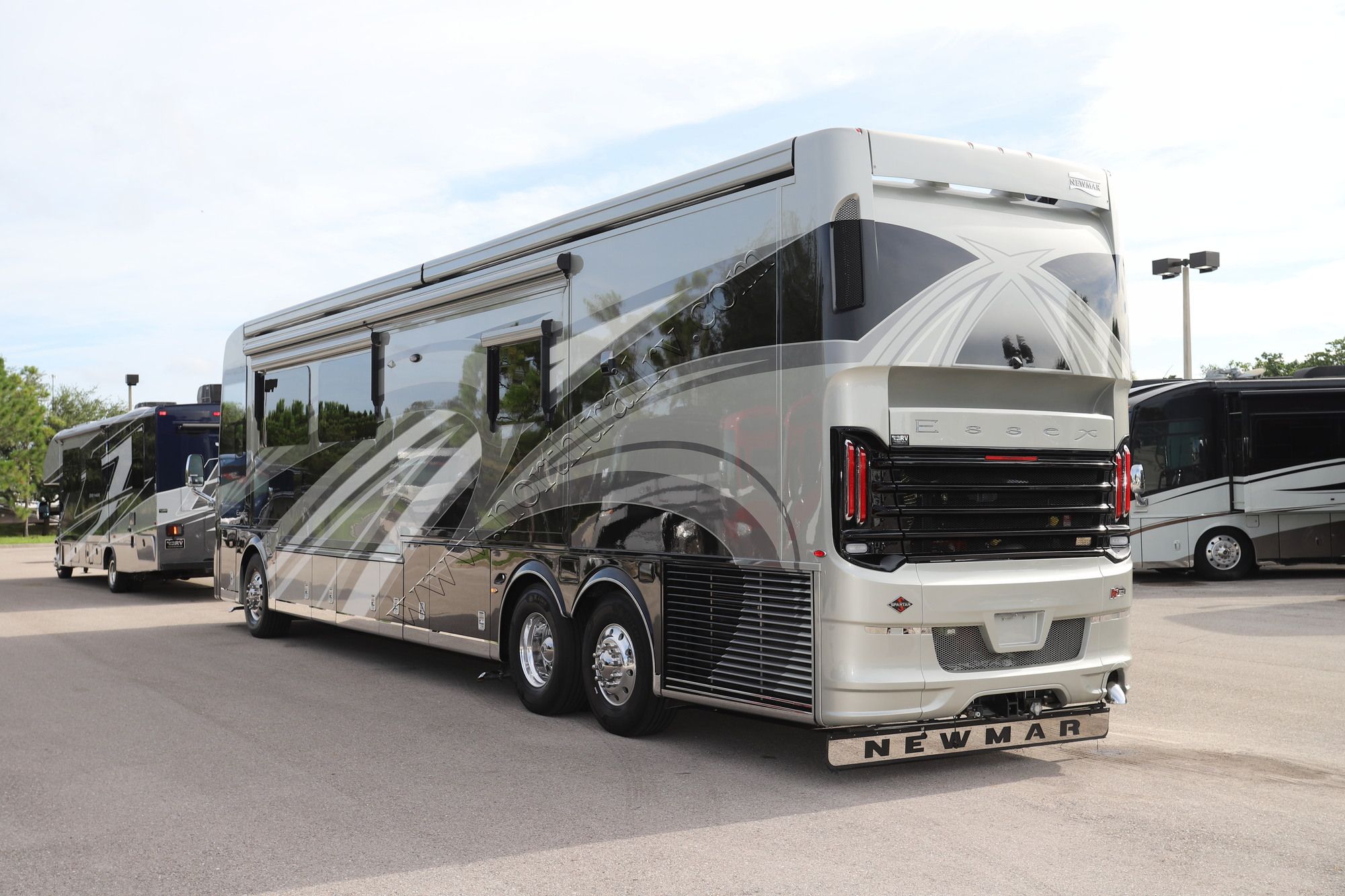 New 2022 Newmar Essex 4551 Class A  For Sale