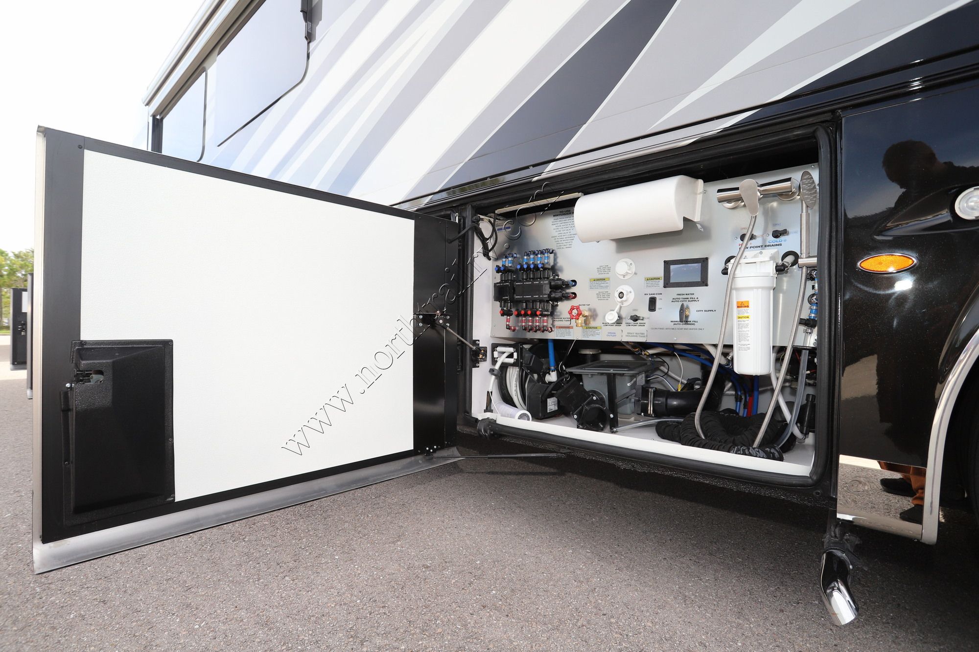 New 2022 Newmar Essex 4551 Class A  For Sale