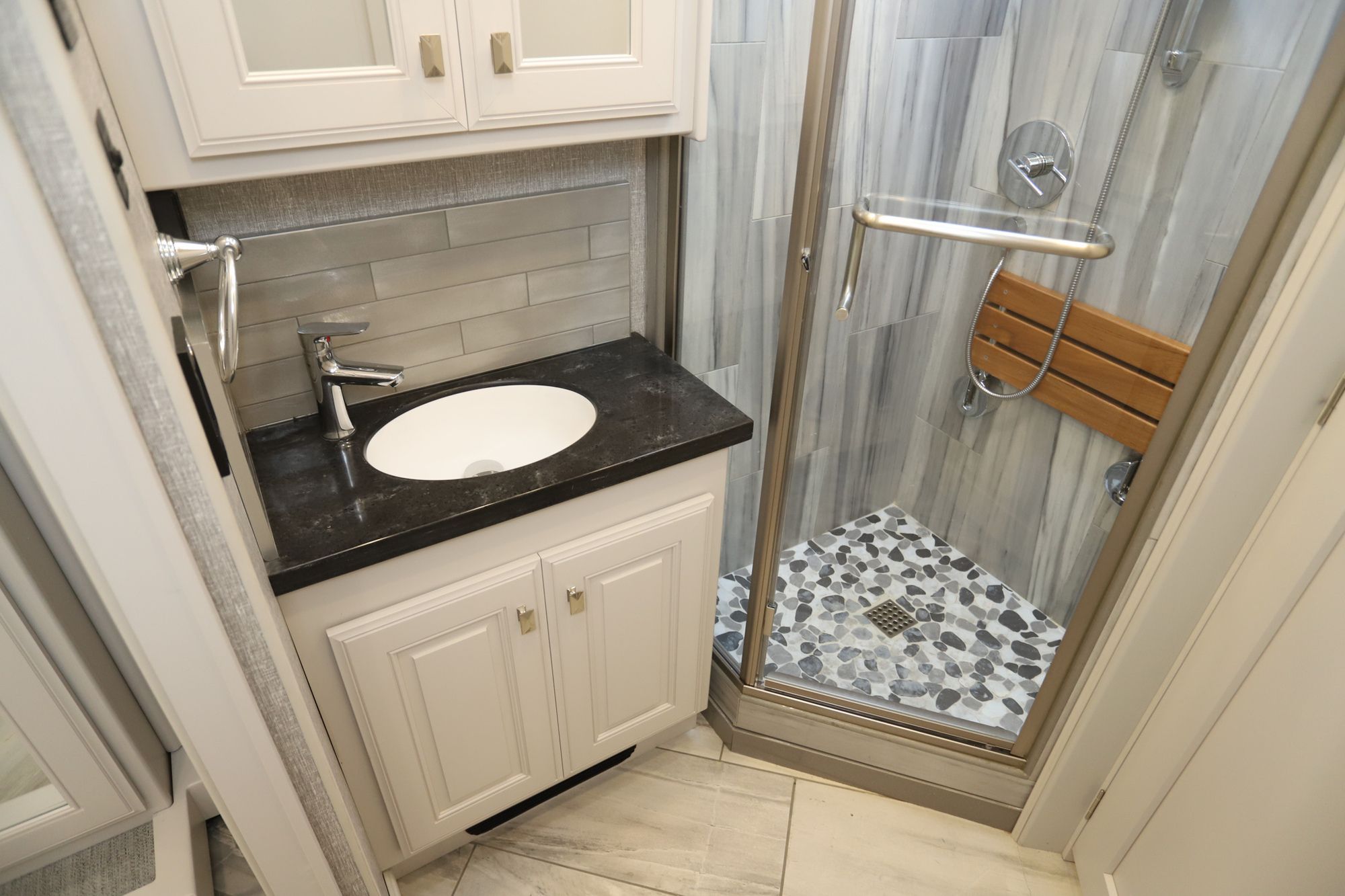 Used 2022 Fleetwood Discovery Lxe 36HQ Class A  For Sale