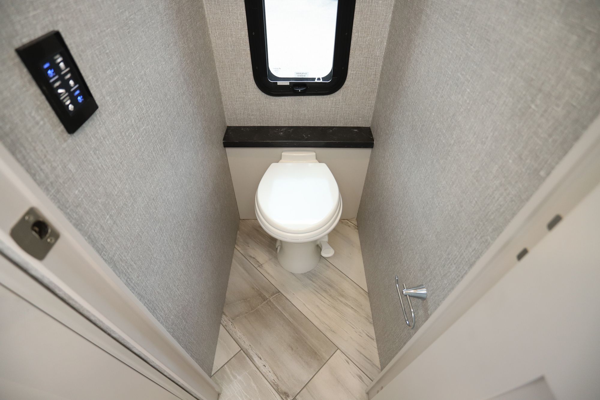 Used 2022 Fleetwood Discovery Lxe 36HQ Class A  For Sale