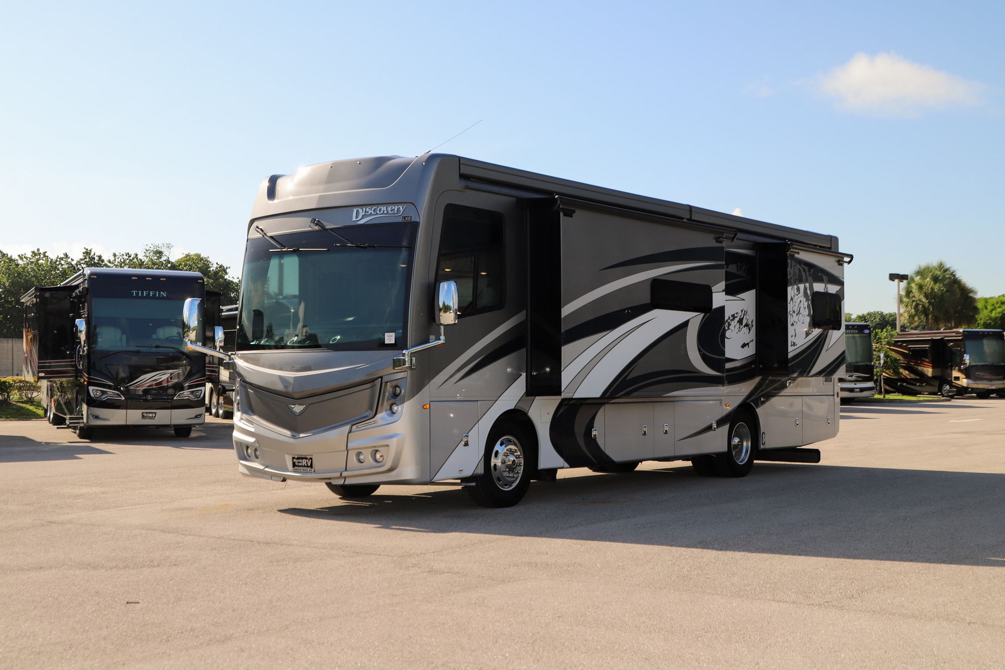 Used 2022 Fleetwood Discovery Lxe 36HQ Class A  For Sale