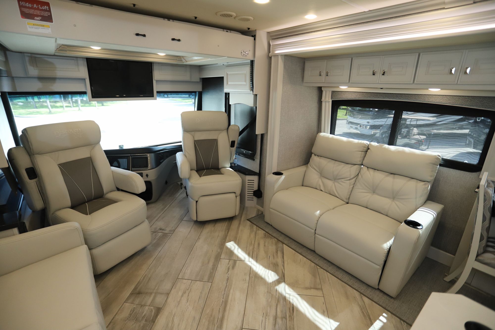 Used 2022 Fleetwood Discovery Lxe 36HQ Class A  For Sale