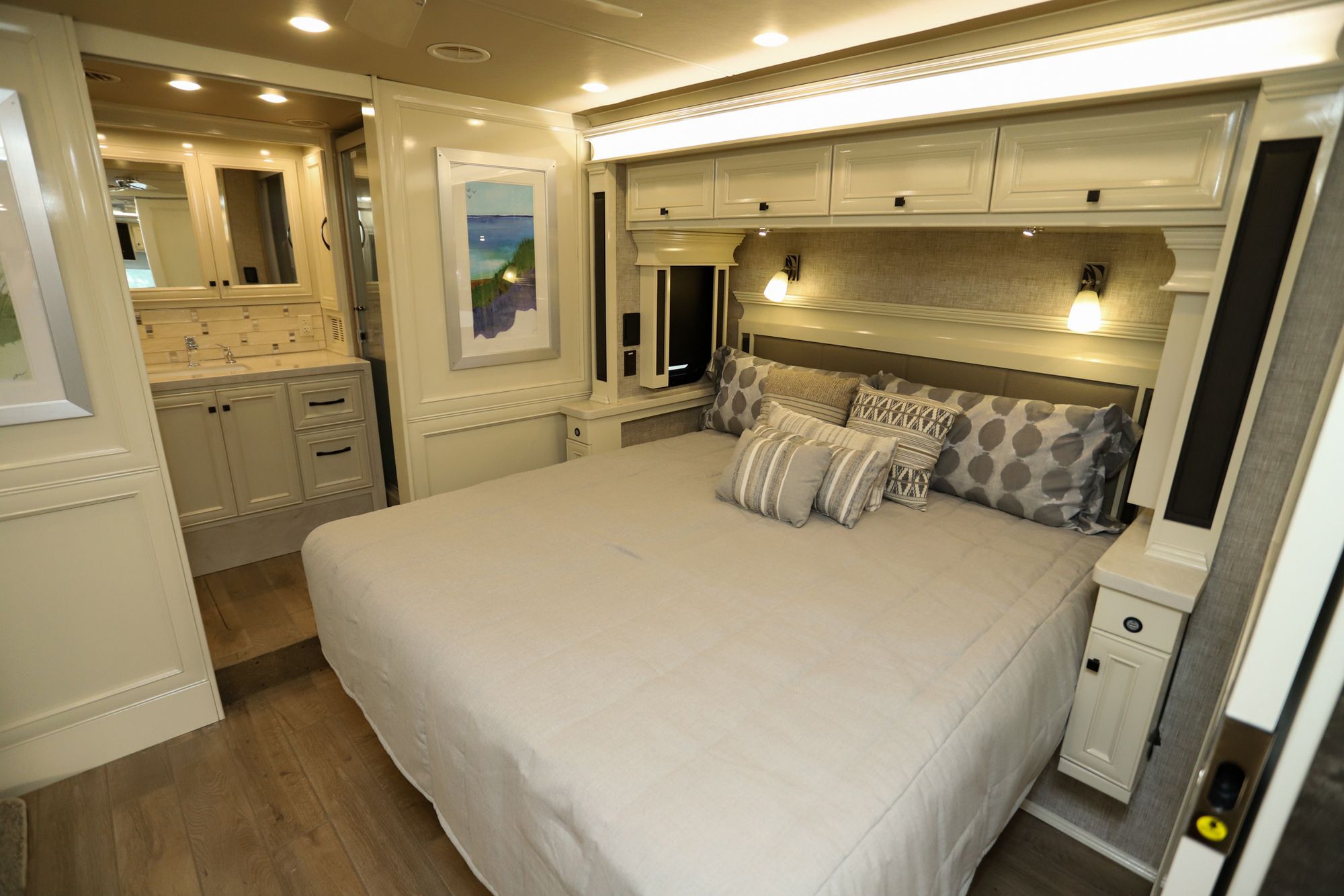 New 2023 Tiffin Motor Homes Phaeton 37BH Class A  For Sale